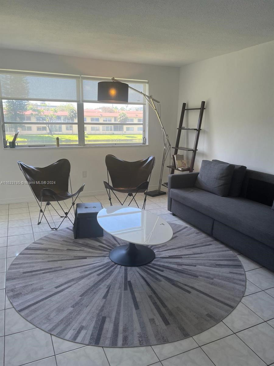 BISC LAKE GARDENS CONDO N - Residential Lease