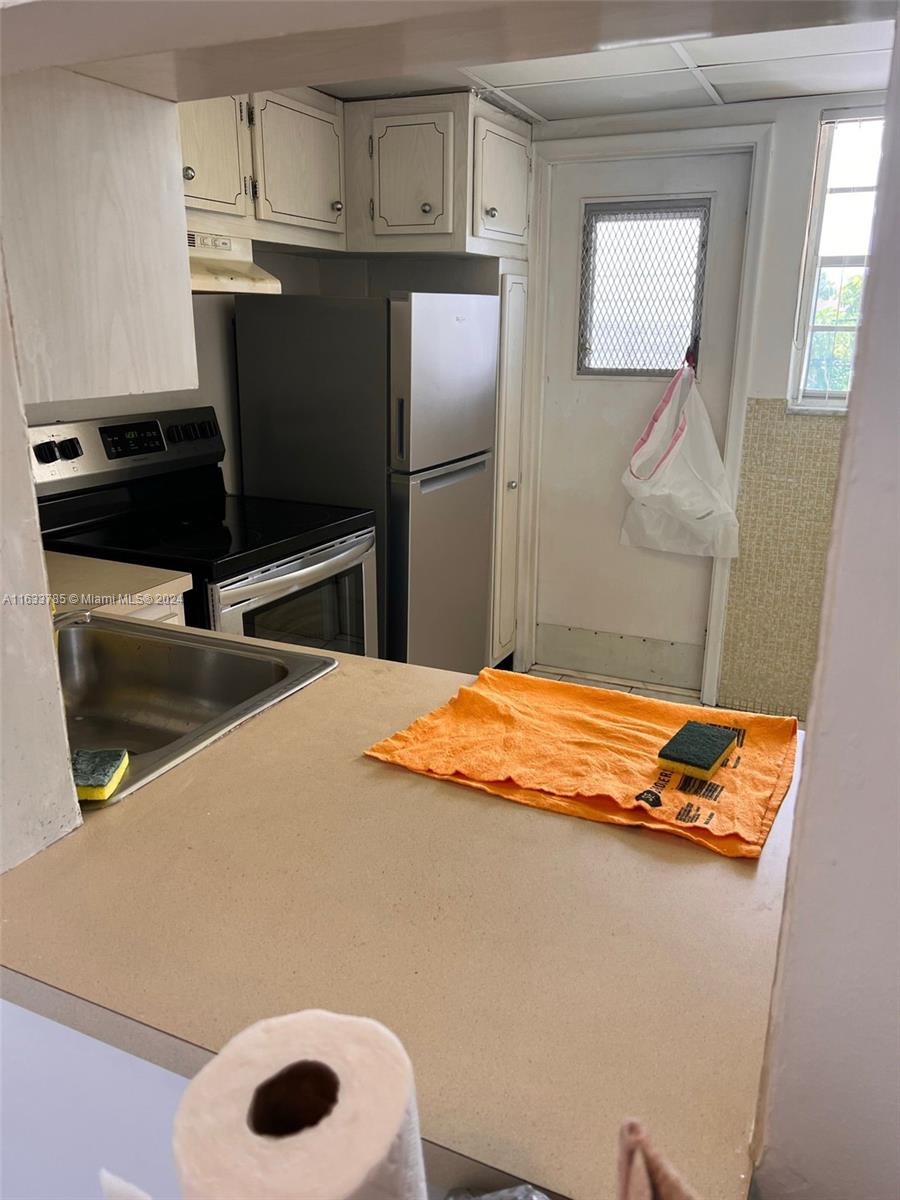 BISC LAKE GARDENS CONDO N - Residential Lease