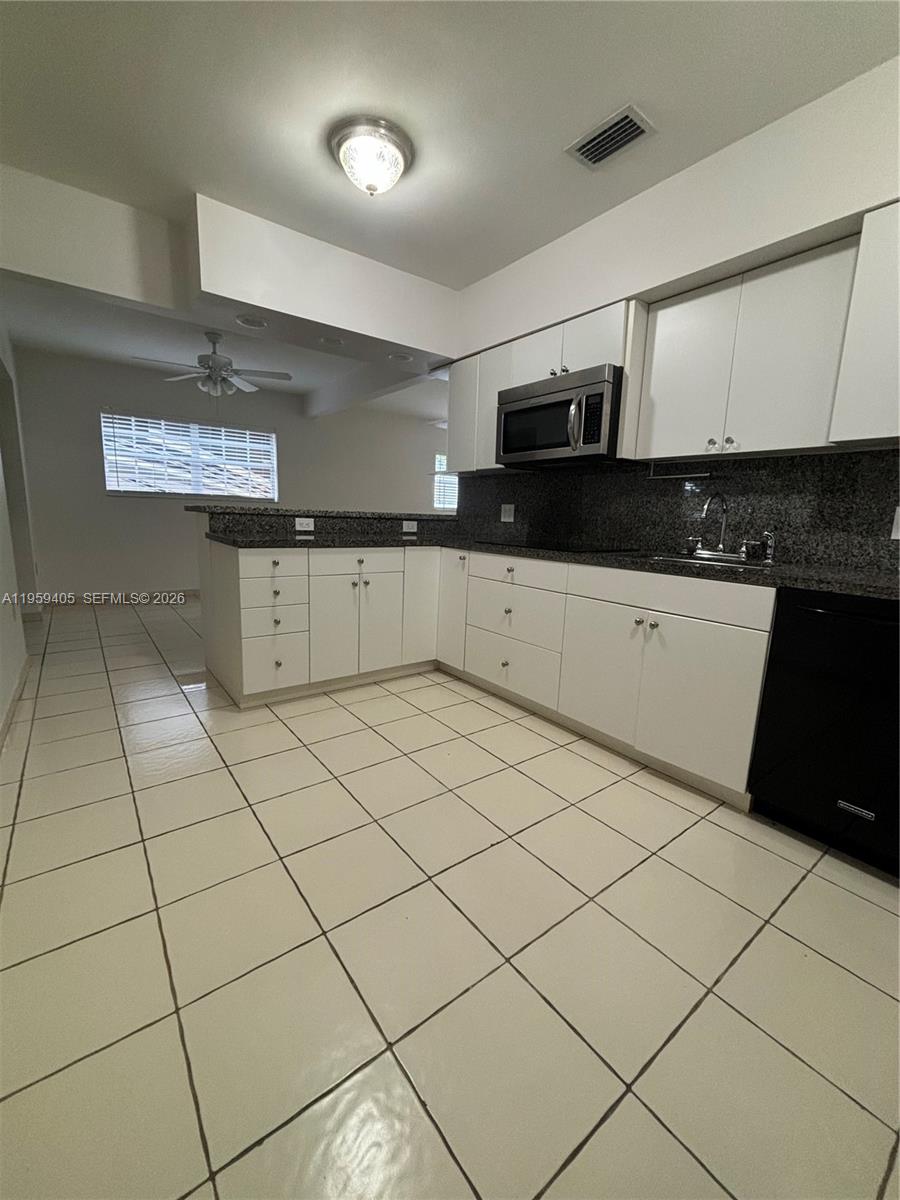 TROPICAL ISLE HOMES SUB 4 - Residential