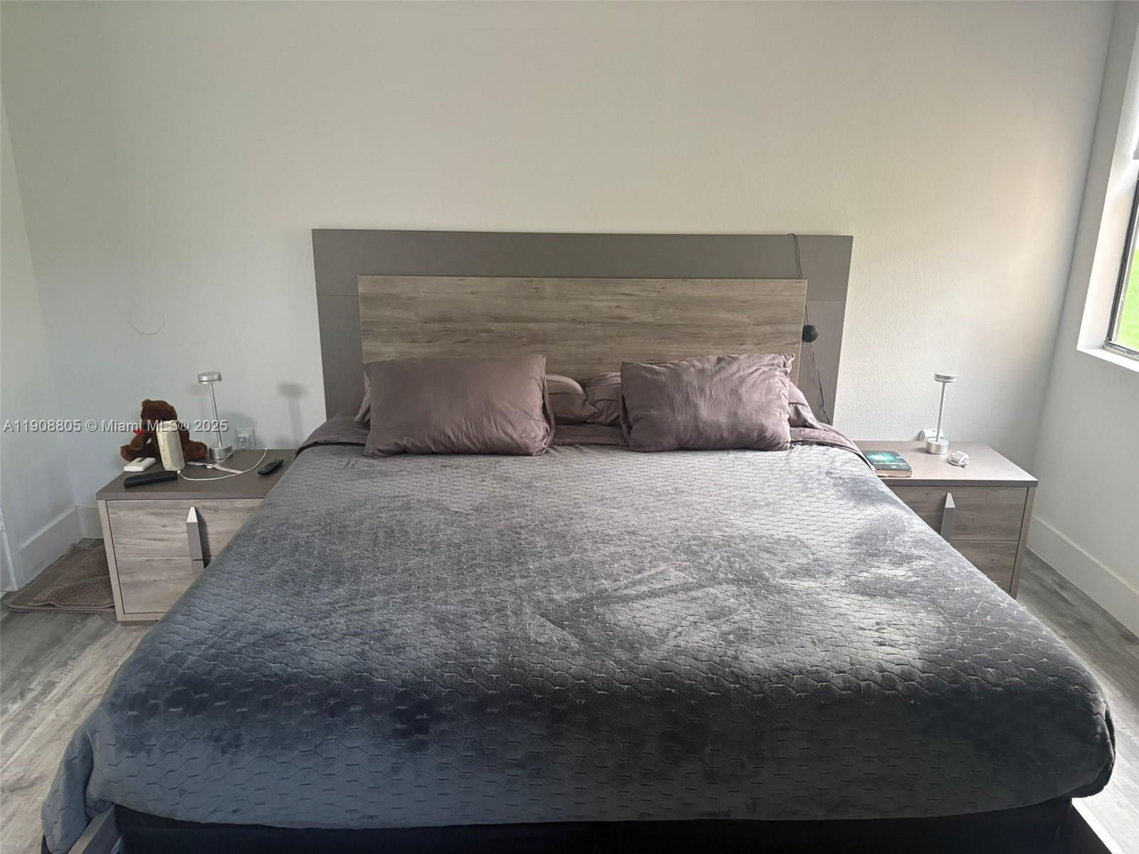 VISTA LAGO AT THE HAMMOCK - Residential Lease