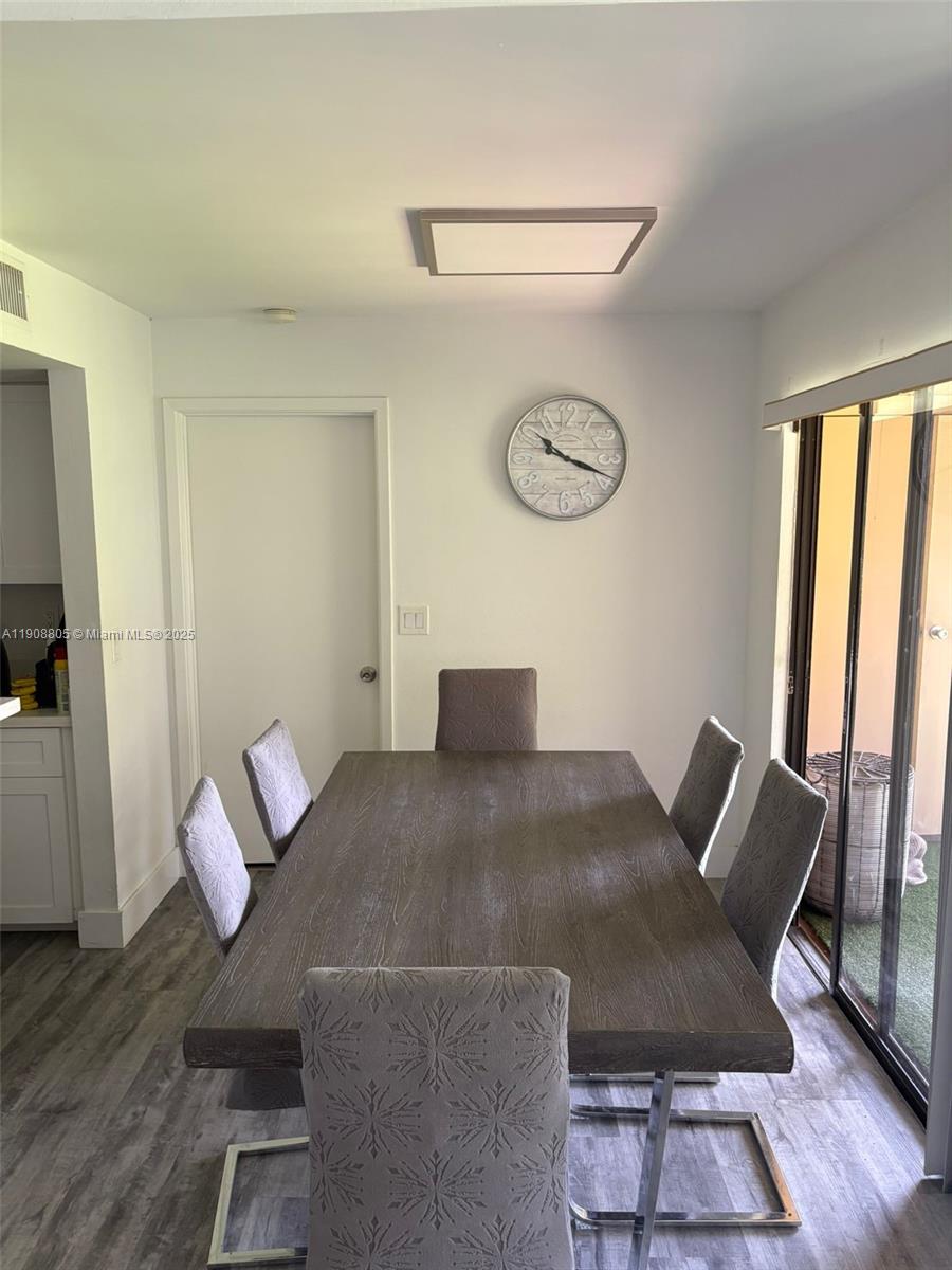 VISTA LAGO AT THE HAMMOCK - Residential Lease