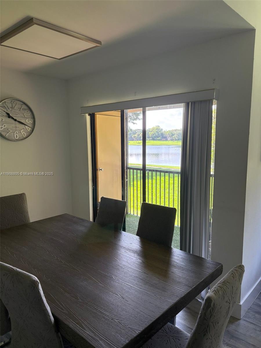 VISTA LAGO AT THE HAMMOCK - Residential Lease