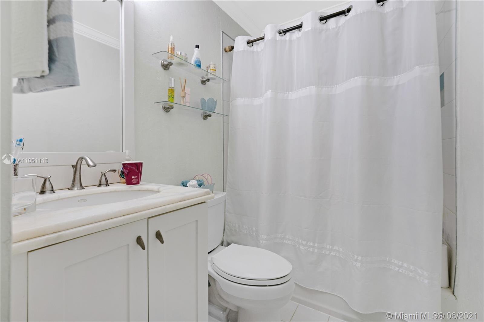 LAMBIANCE TOWNHOMES KENDA - Residential