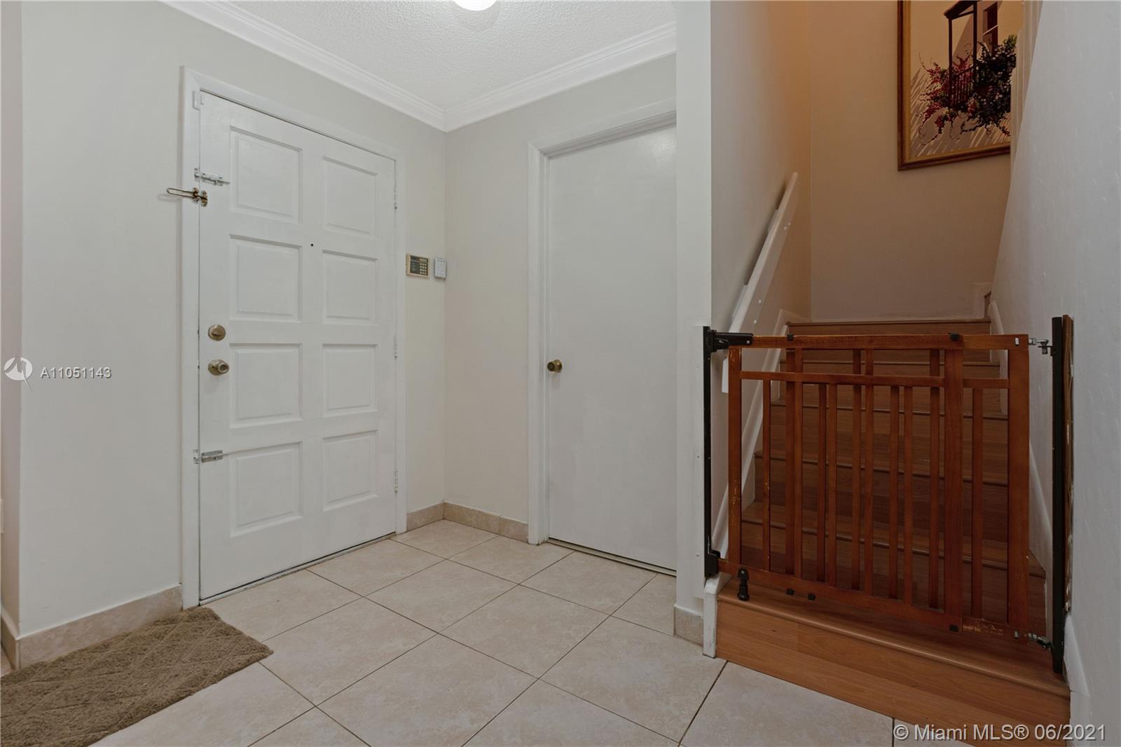 LAMBIANCE TOWNHOMES KENDA - Residential