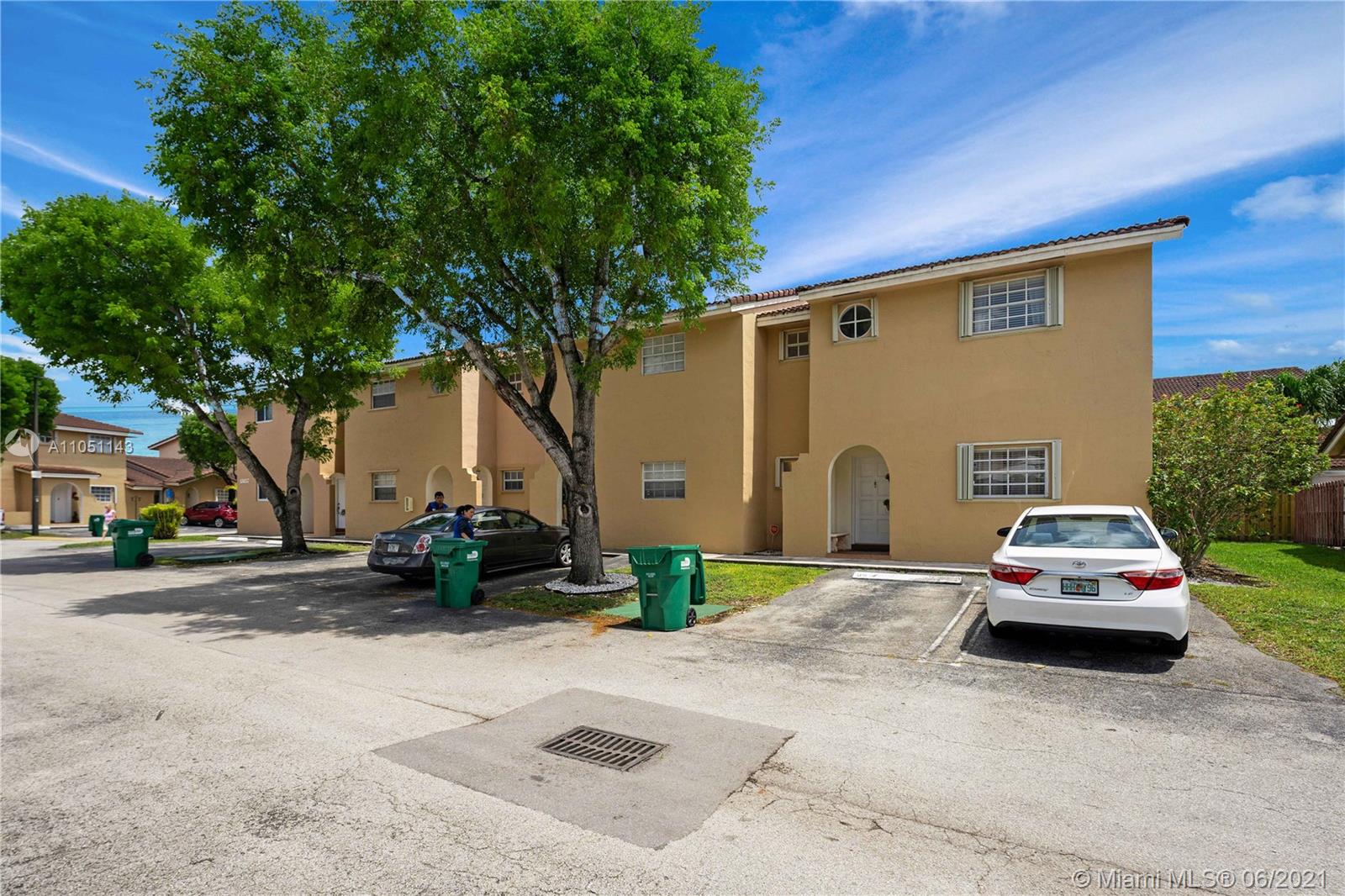 LAMBIANCE TOWNHOMES KENDA - Residential