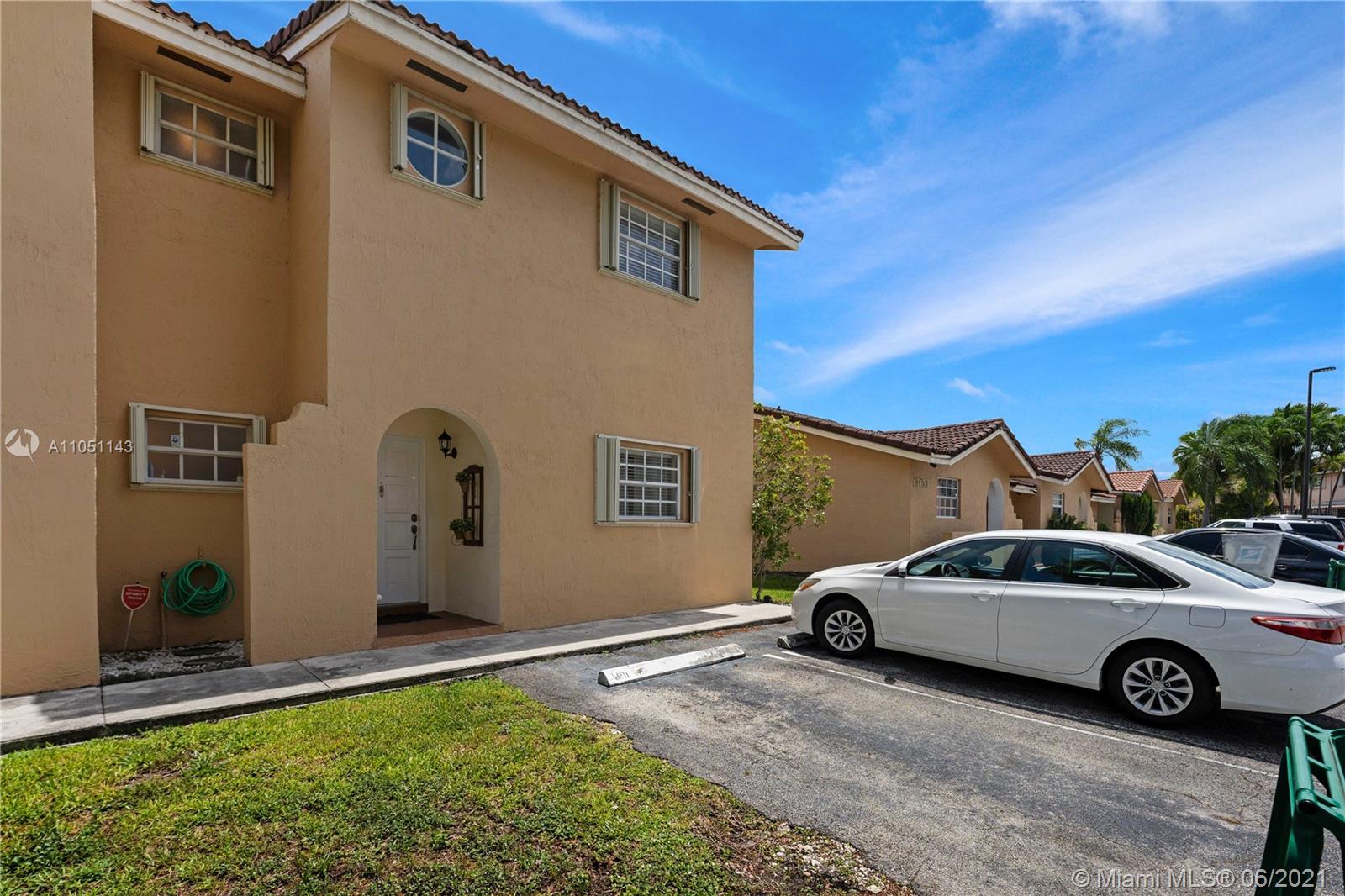 LAMBIANCE TOWNHOMES KENDA - Residential