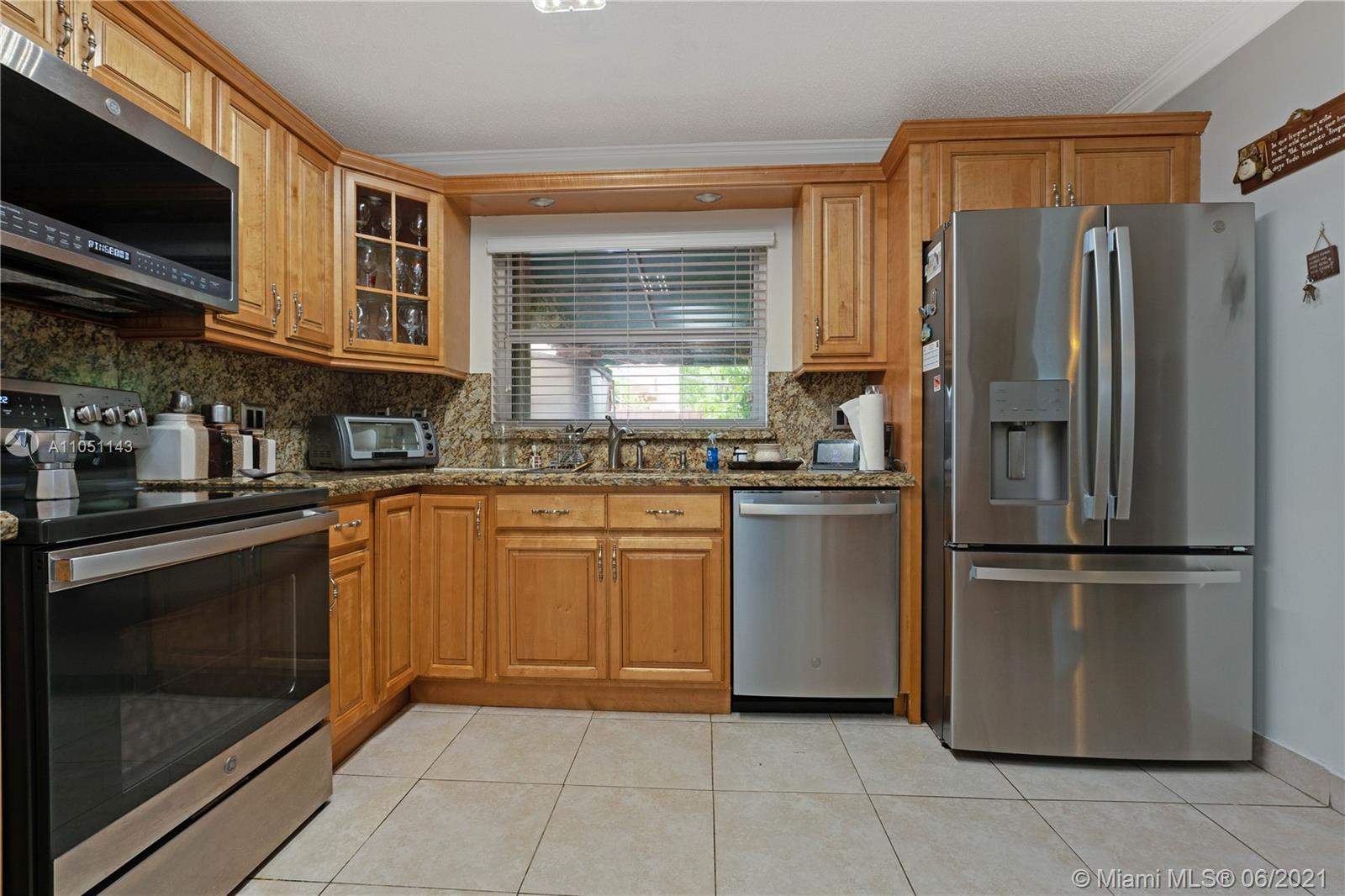 LAMBIANCE TOWNHOMES KENDA - Residential