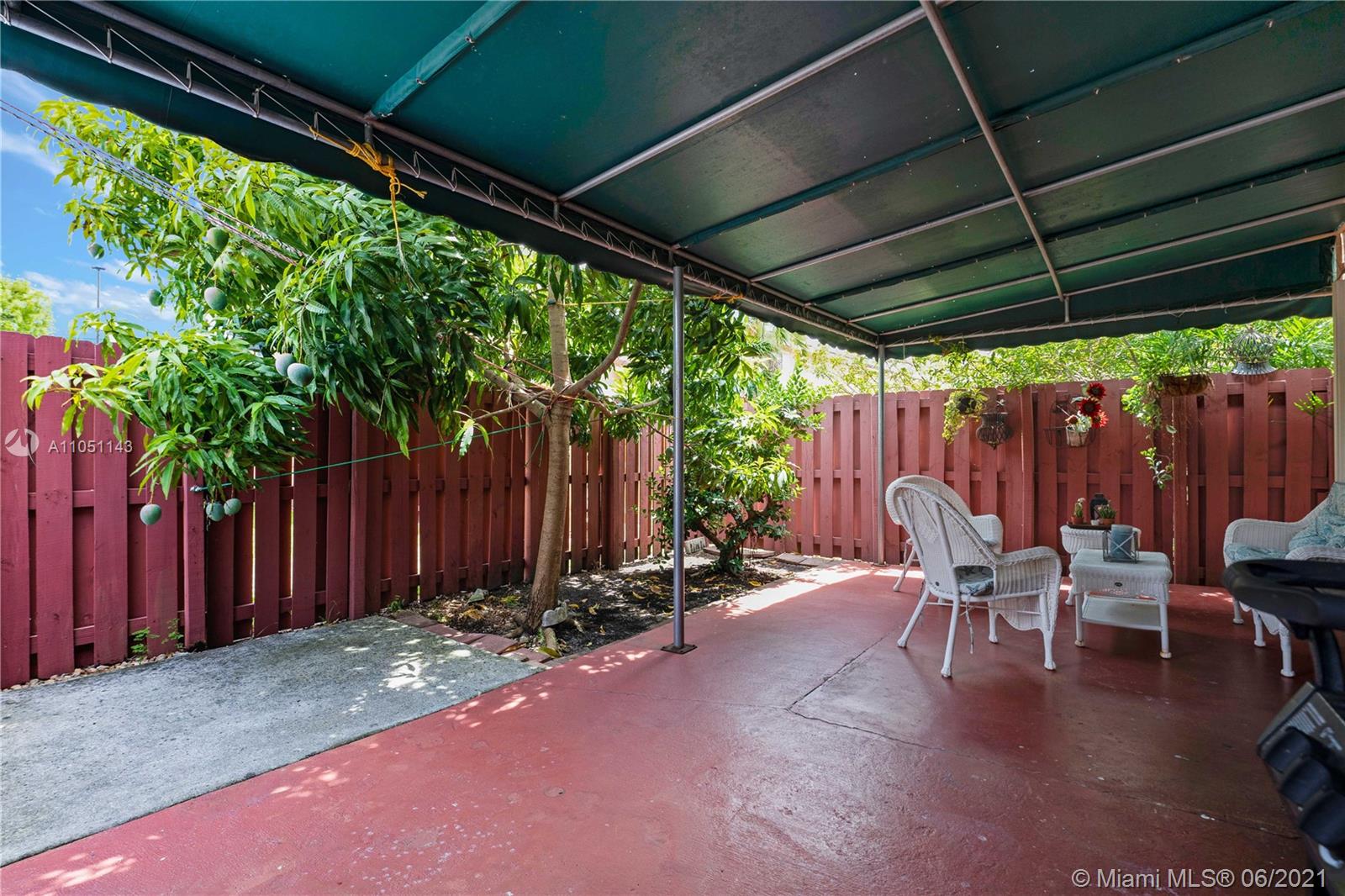 LAMBIANCE TOWNHOMES KENDA - Residential