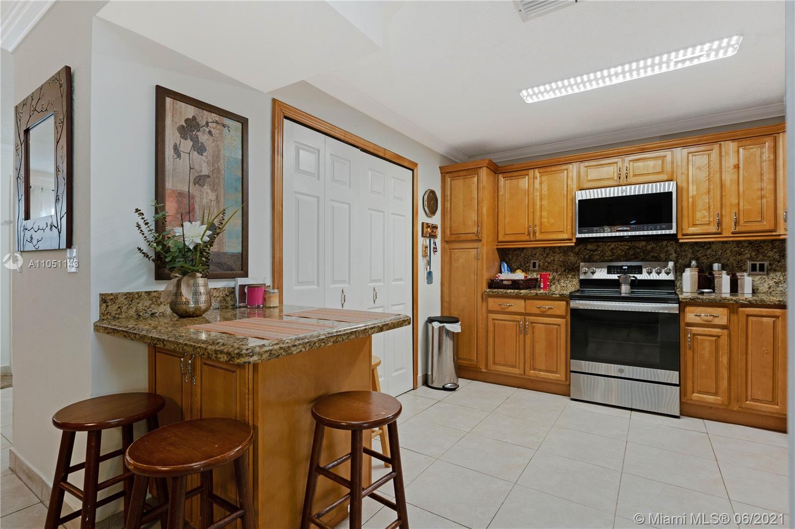 LAMBIANCE TOWNHOMES KENDA - Residential