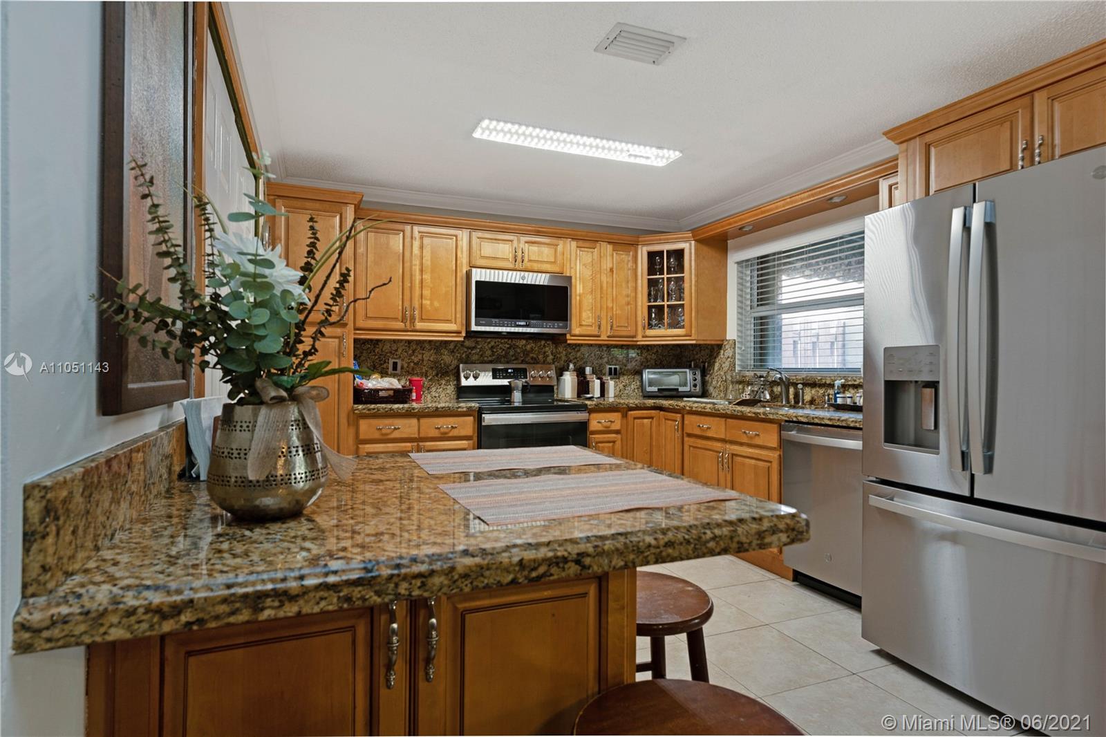 LAMBIANCE TOWNHOMES KENDA - Residential