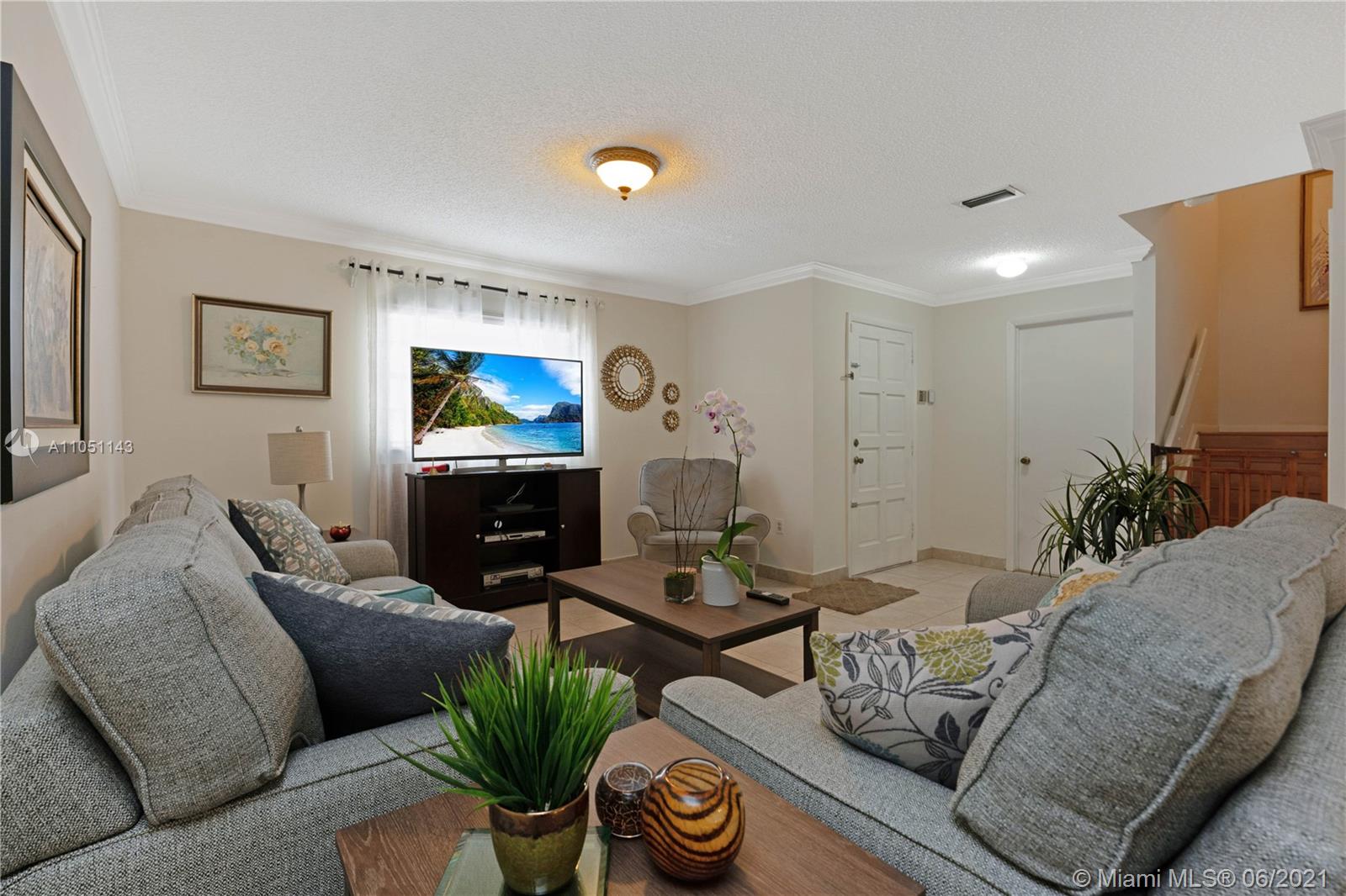 LAMBIANCE TOWNHOMES KENDA - Residential