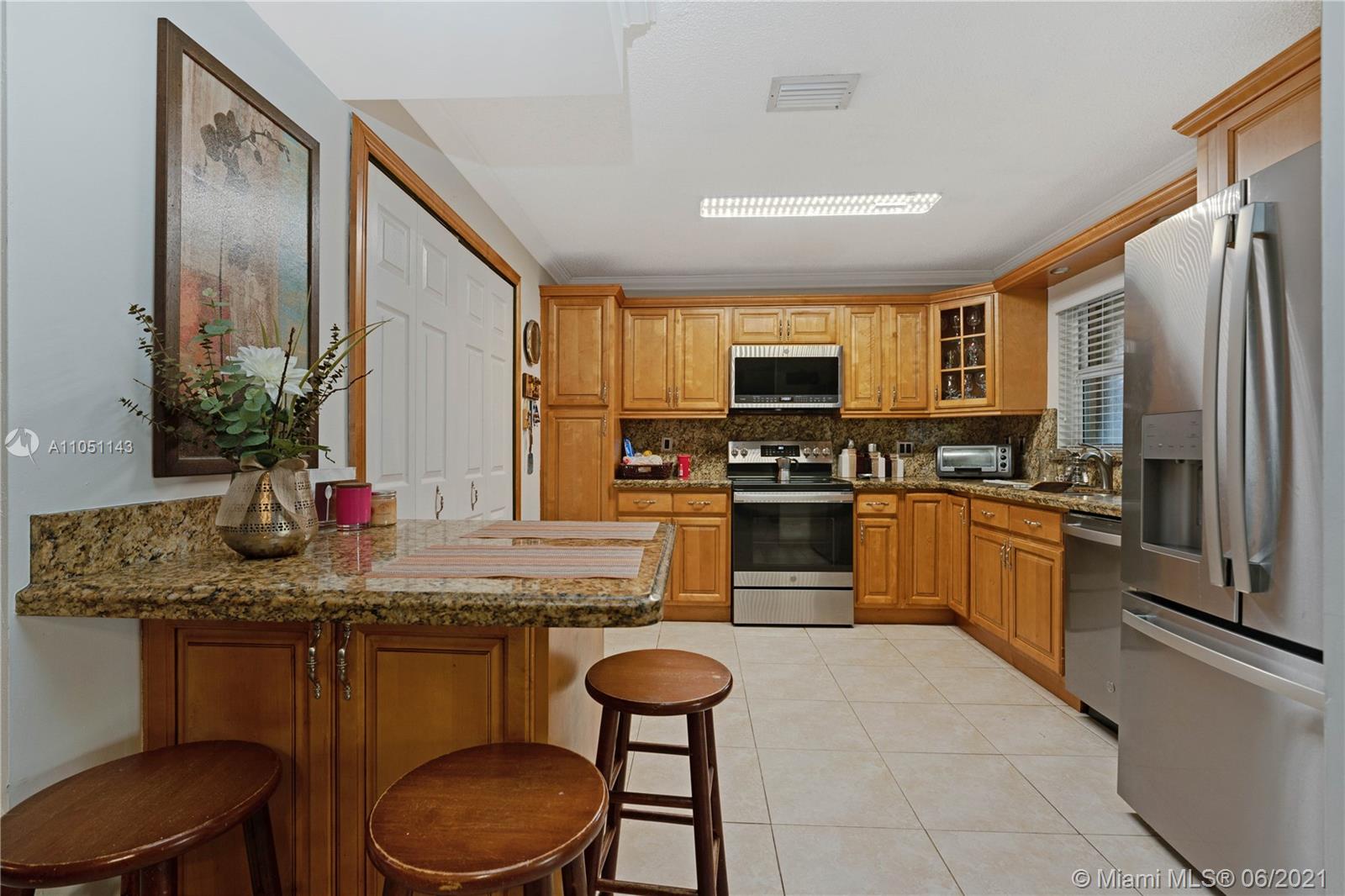 LAMBIANCE TOWNHOMES KENDA - Residential