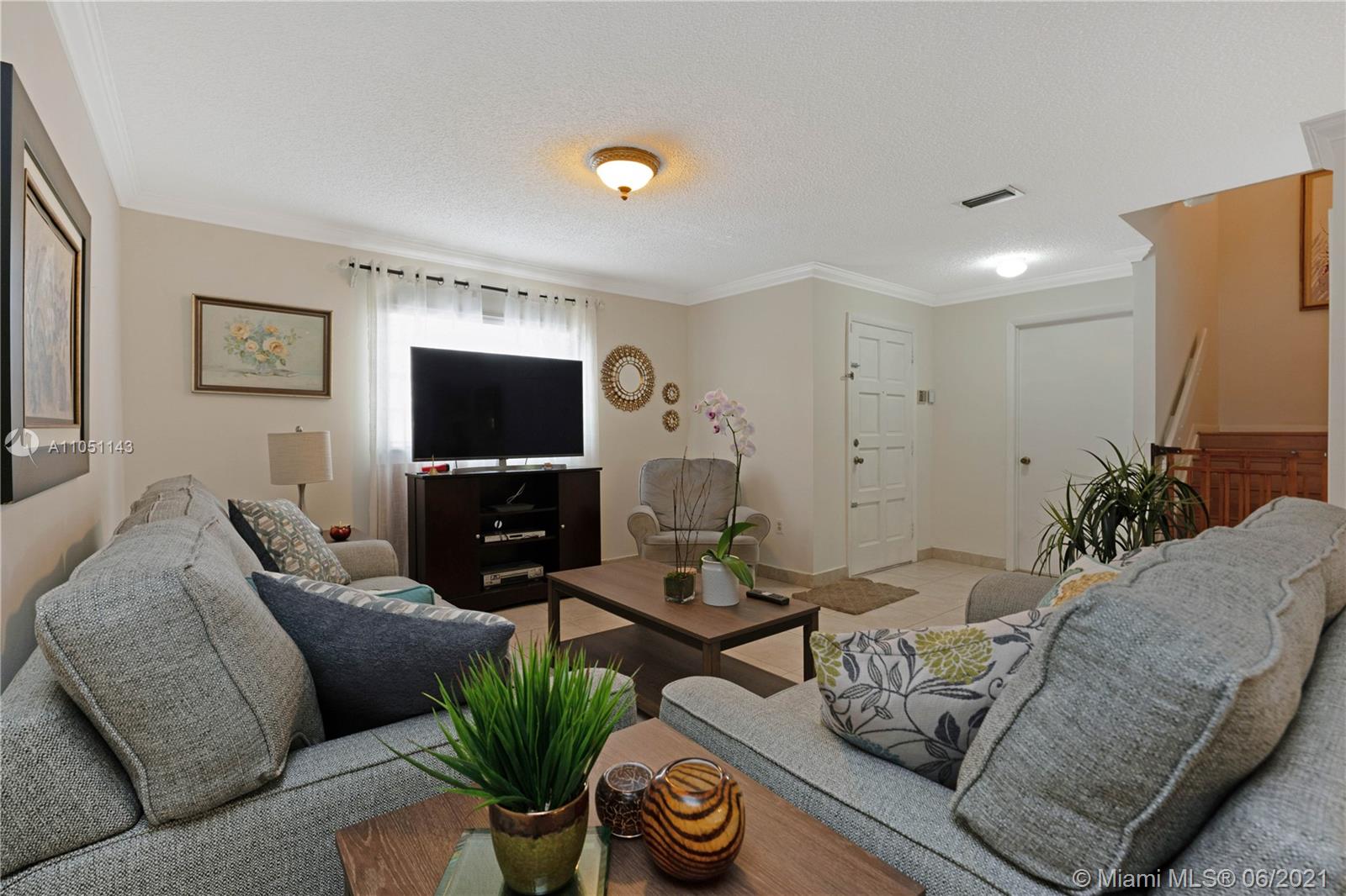 LAMBIANCE TOWNHOMES KENDA - Residential