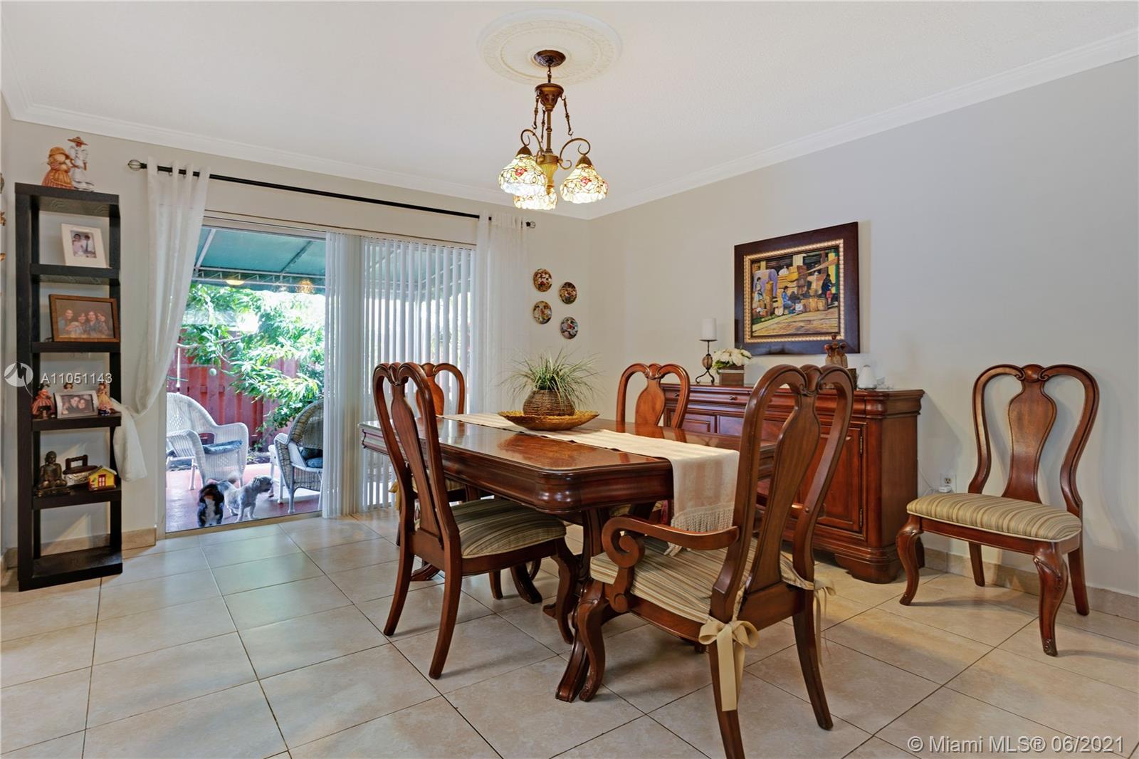 LAMBIANCE TOWNHOMES KENDA - Residential