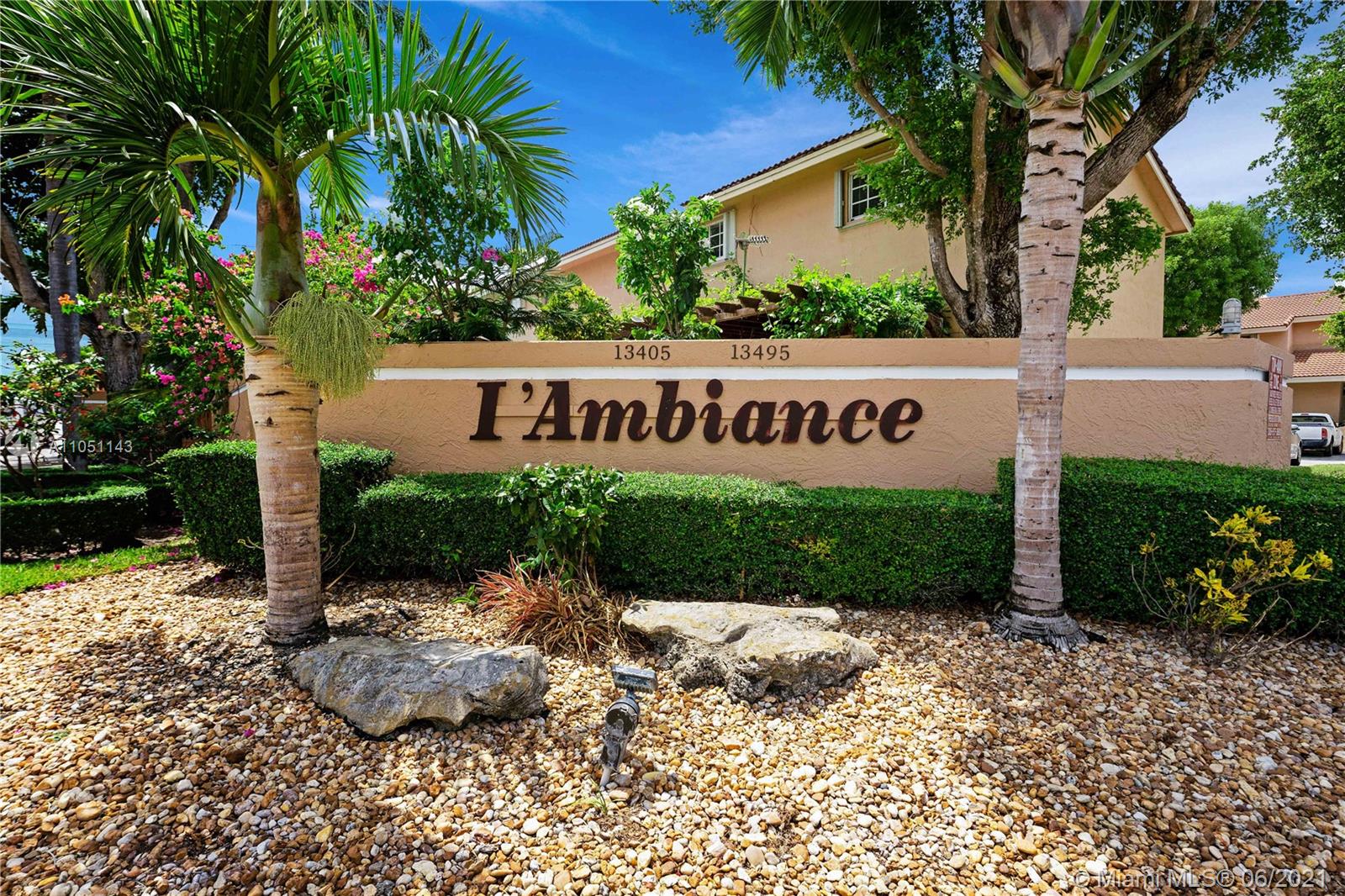 LAMBIANCE TOWNHOMES KENDA - Residential