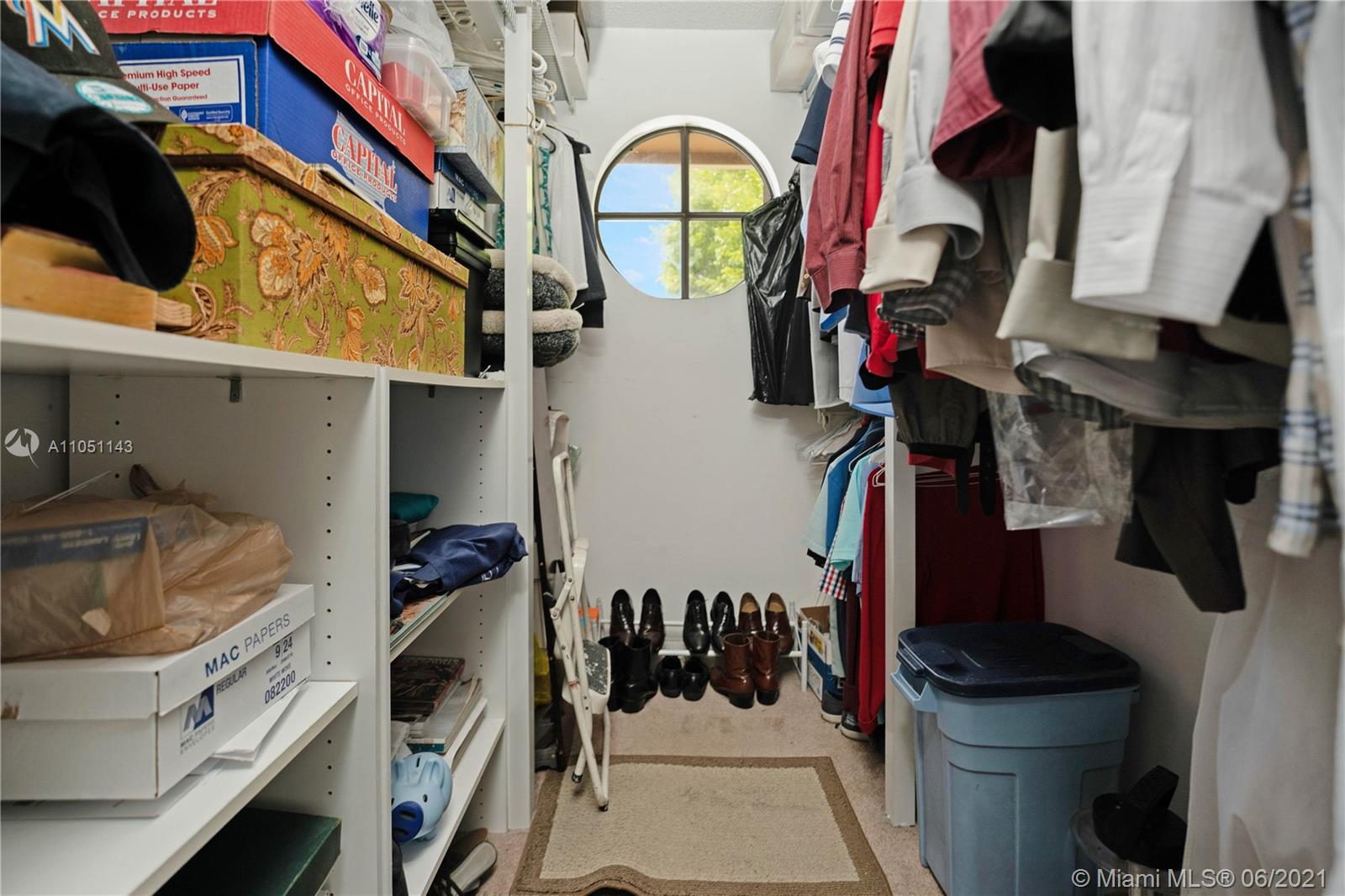 LAMBIANCE TOWNHOMES KENDA - Residential