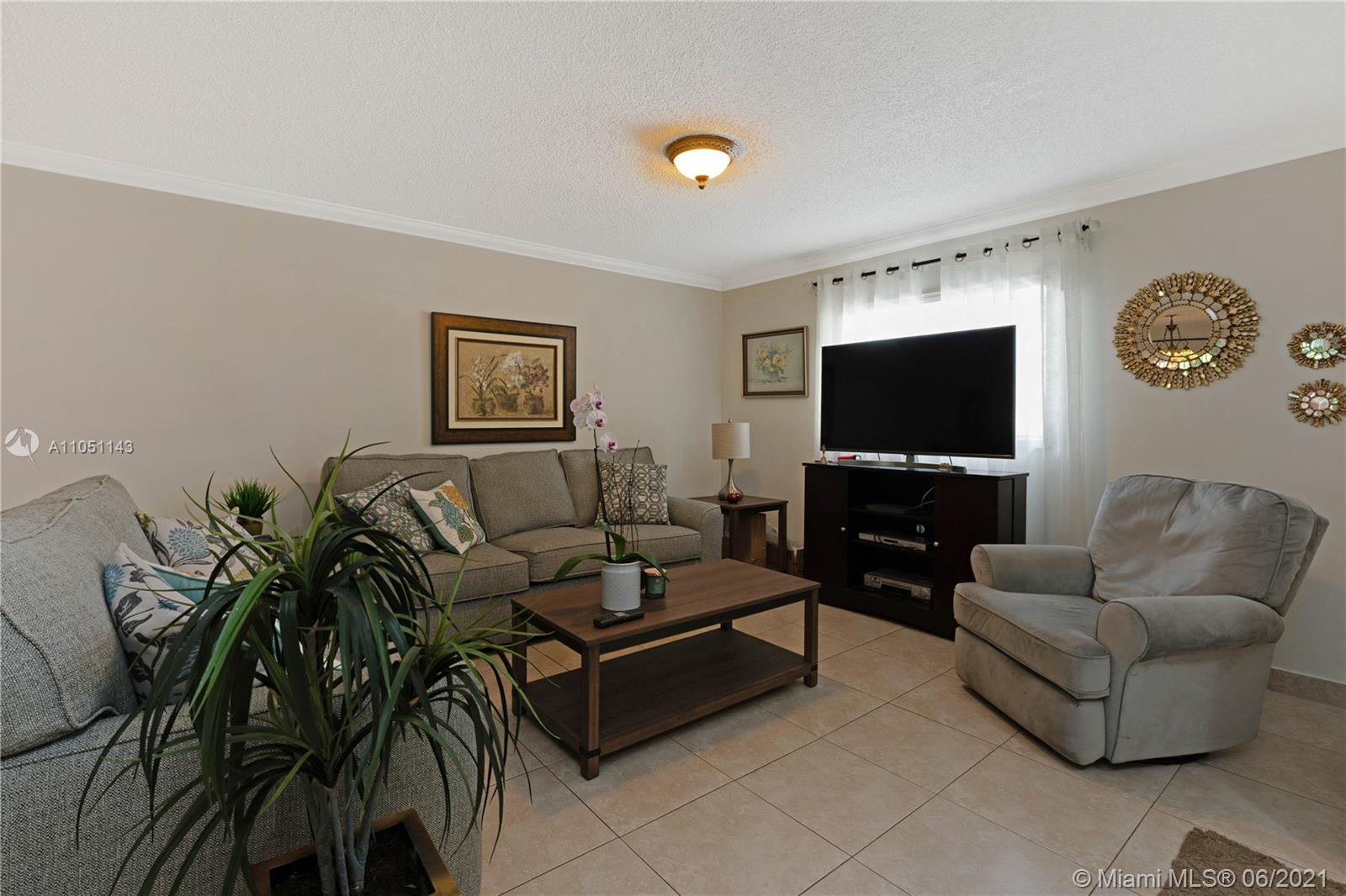 LAMBIANCE TOWNHOMES KENDA - Residential