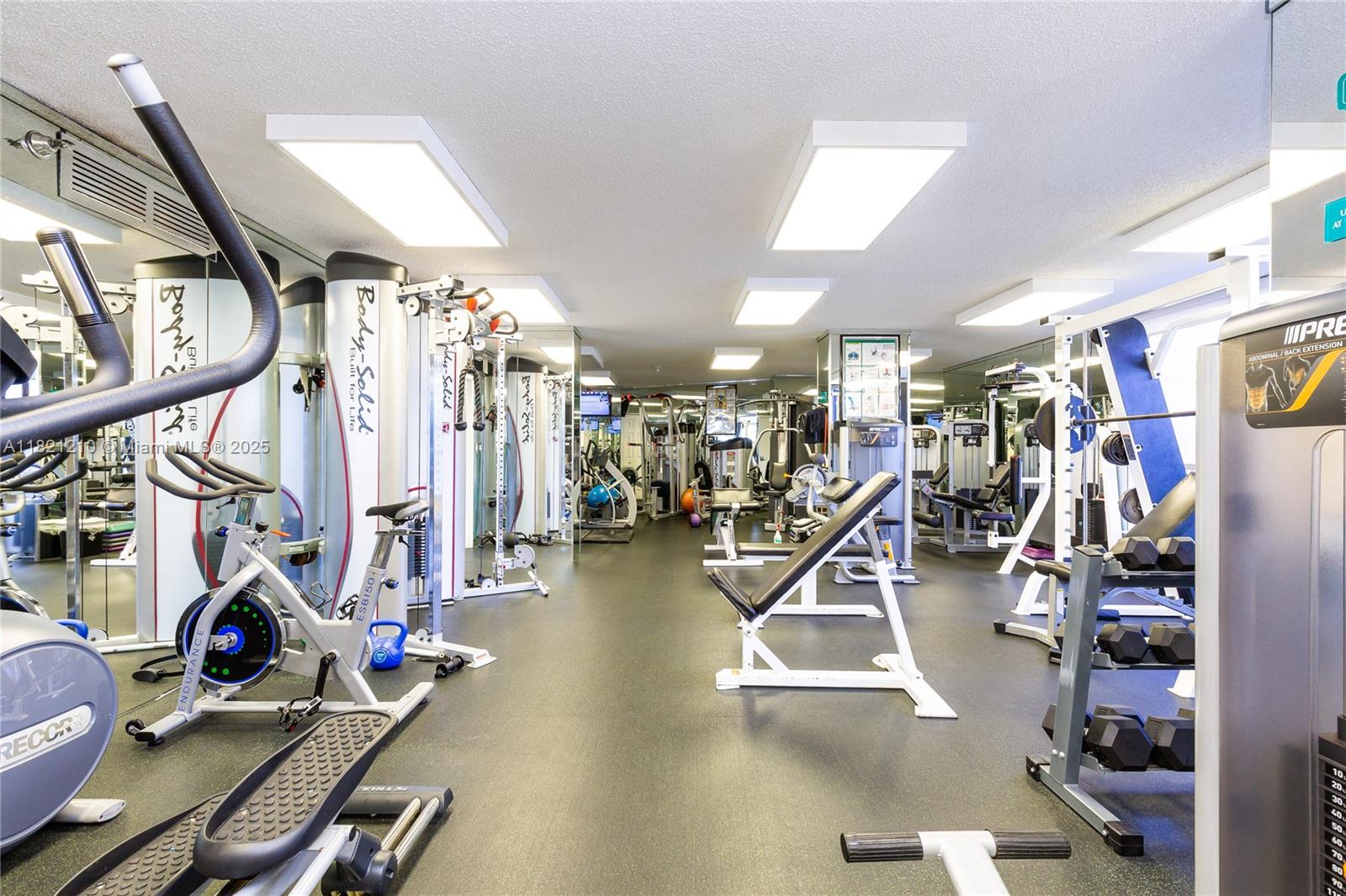 MYSTIC POINTE TOWER 500 C - Residential