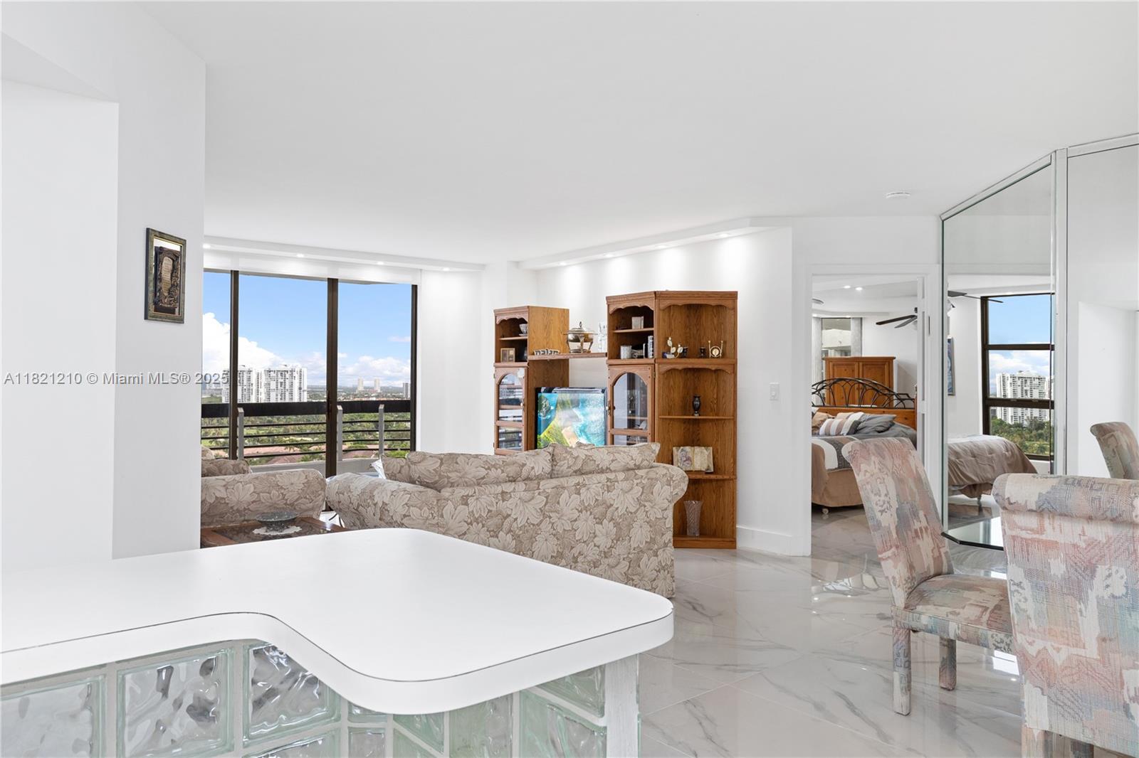 MYSTIC POINTE TOWER 500 C - Residential