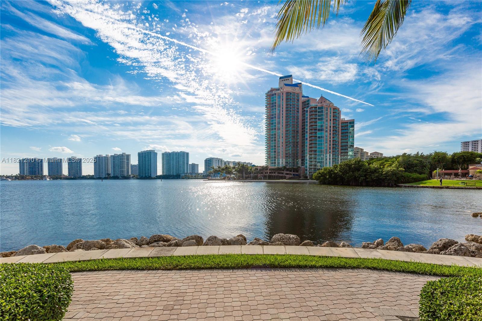 MYSTIC POINTE TOWER 500 C - Residential