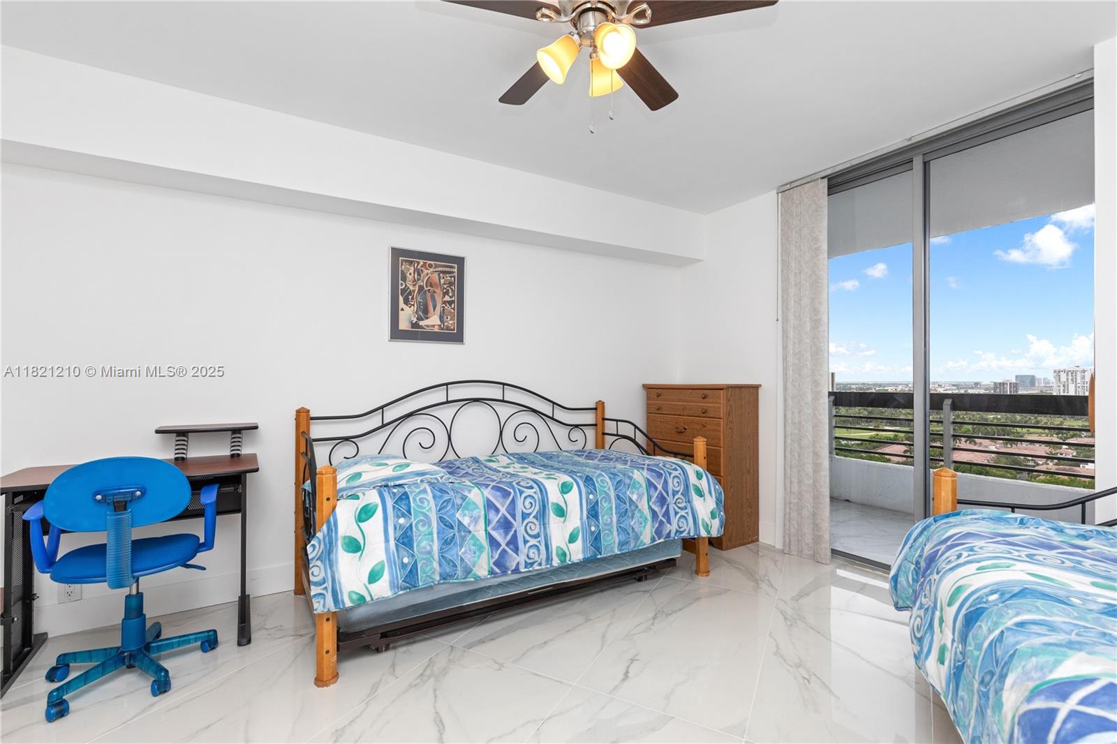 MYSTIC POINTE TOWER 500 C - Residential