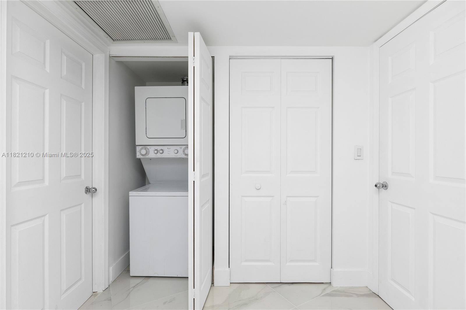 MYSTIC POINTE TOWER 500 C - Residential