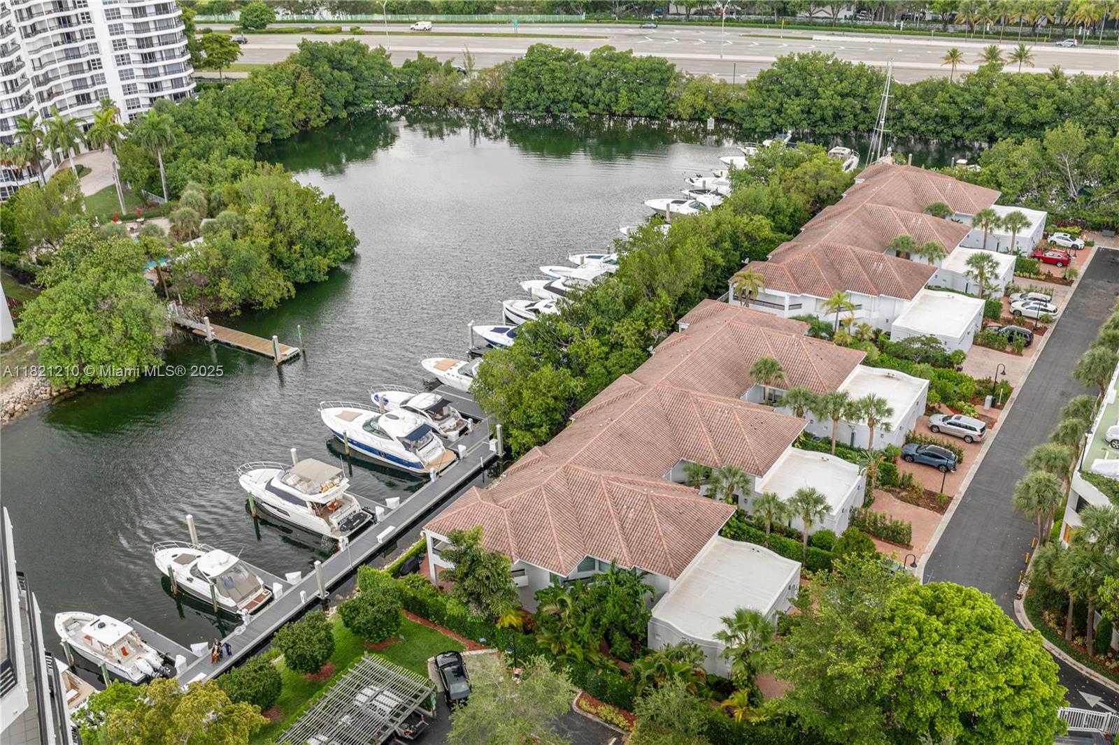 MYSTIC POINTE TOWER 500 C - Residential