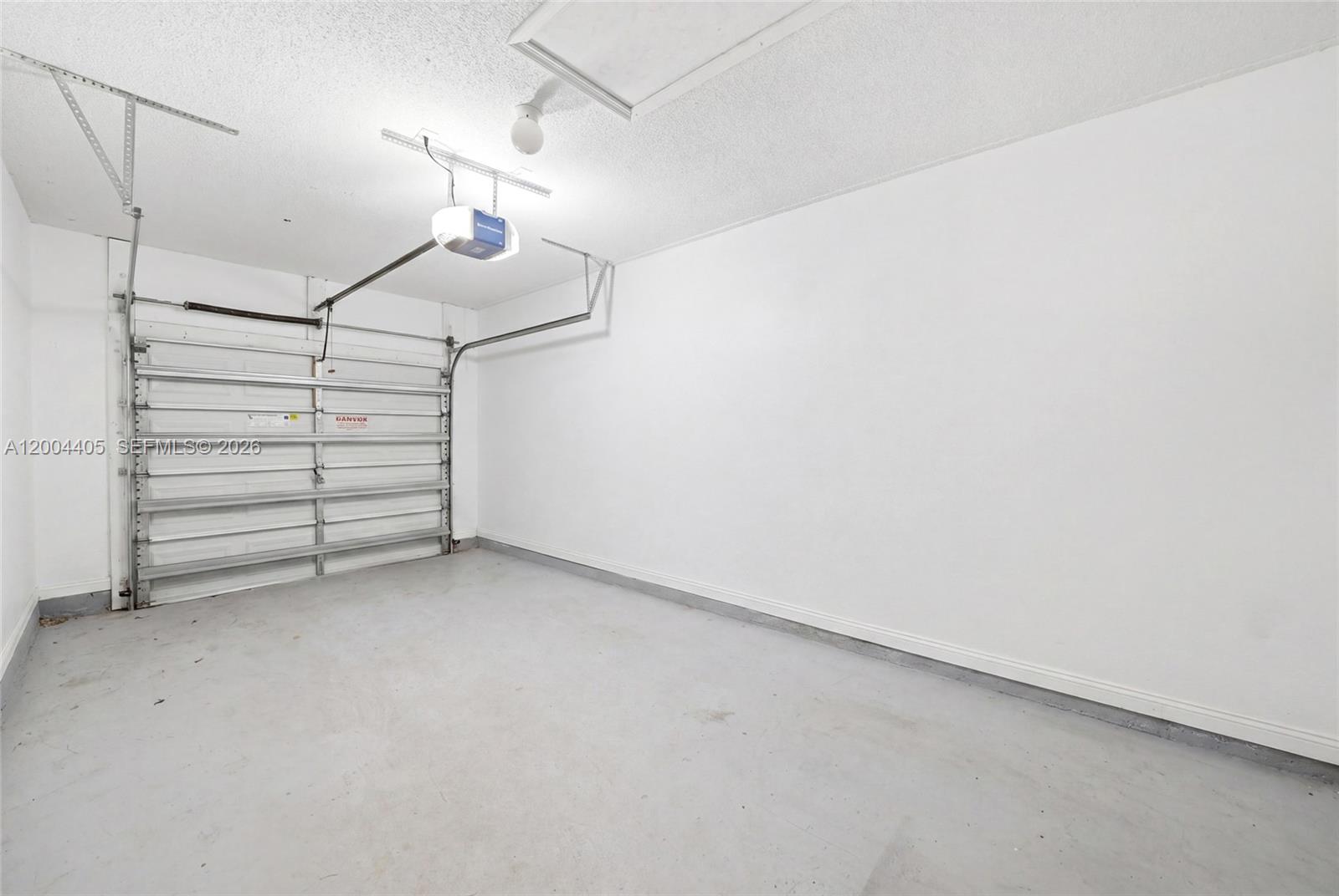 CORAL TRACE - Residential Lease