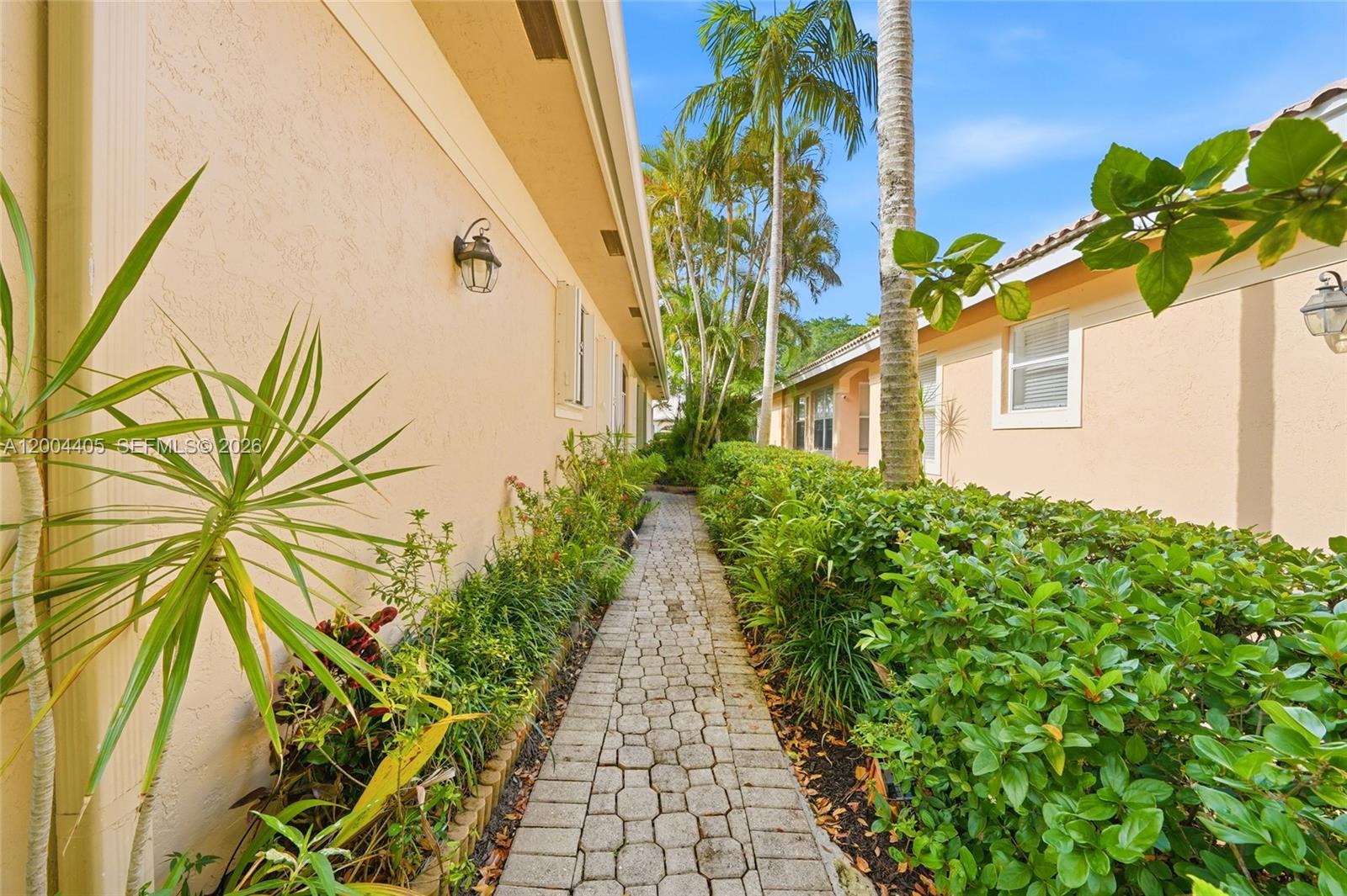 CORAL TRACE - Residential Lease