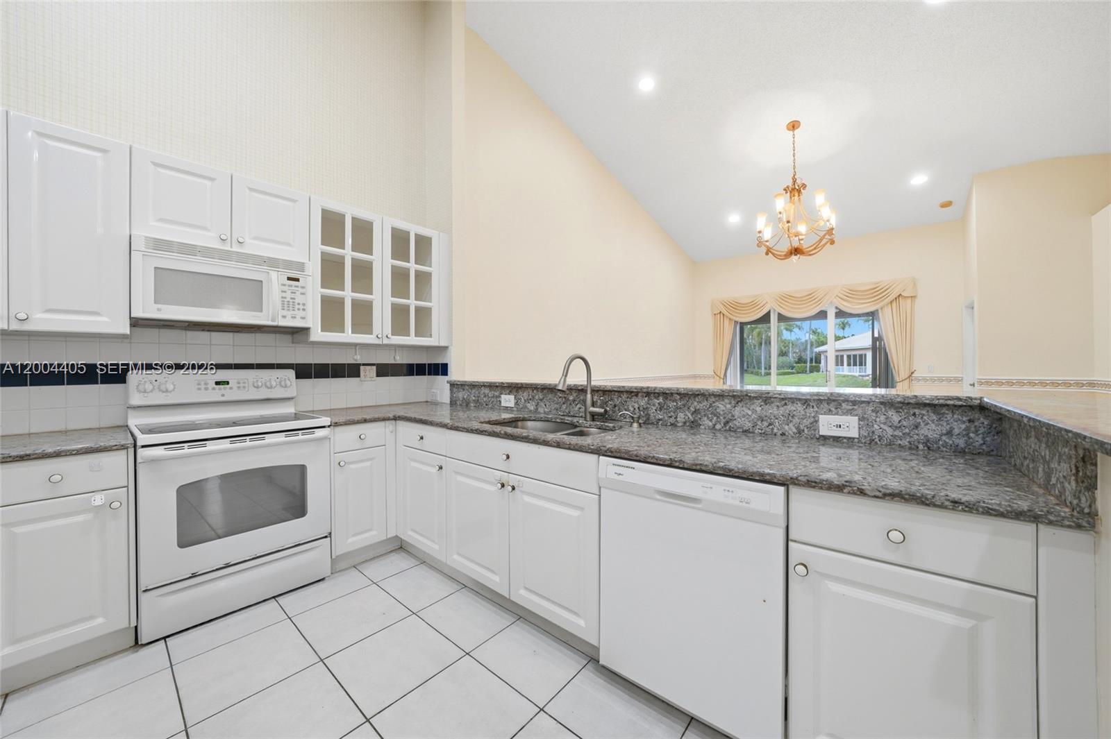 CORAL TRACE - Residential Lease