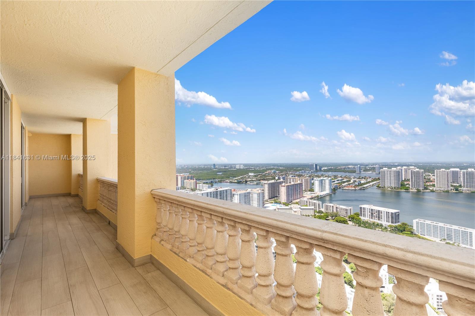ACQUALINA OCEAN RESIDENCE - Residential