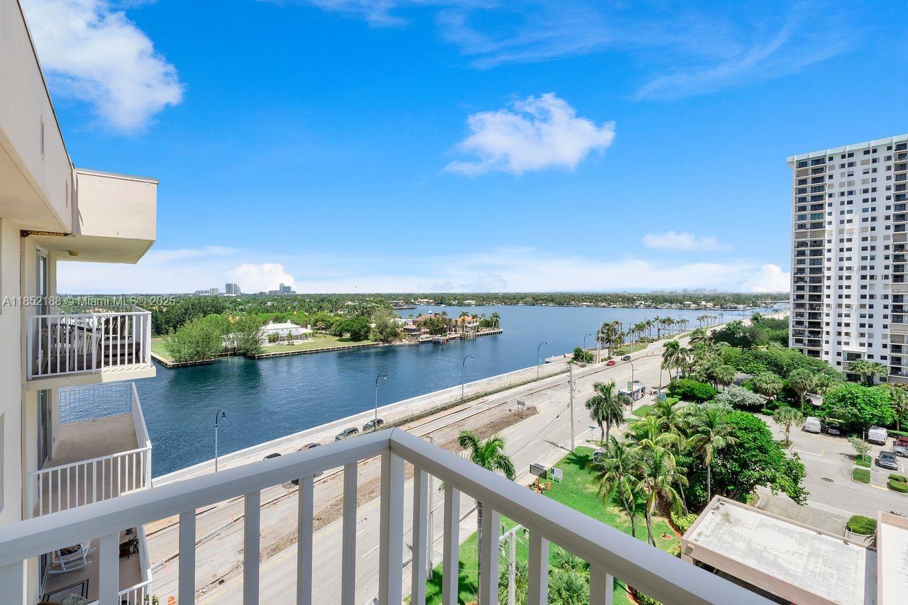 STRATFORD TOWERS CONDO - Residential