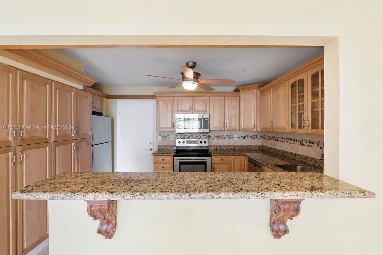 STRATFORD TOWERS CONDO - Residential