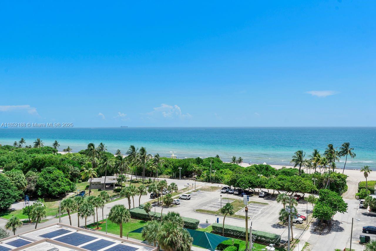 STRATFORD TOWERS CONDO - Residential