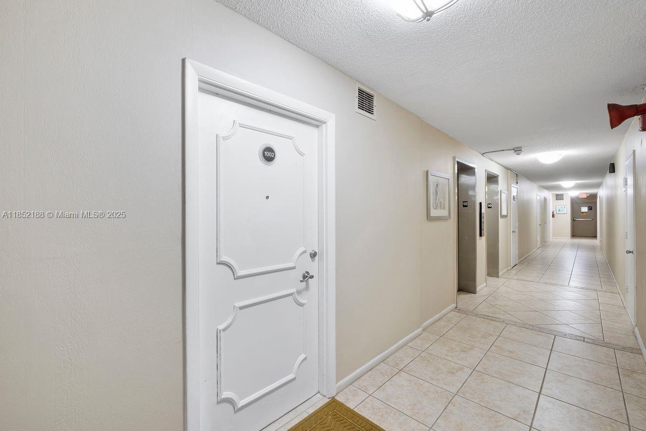 STRATFORD TOWERS CONDO - Residential