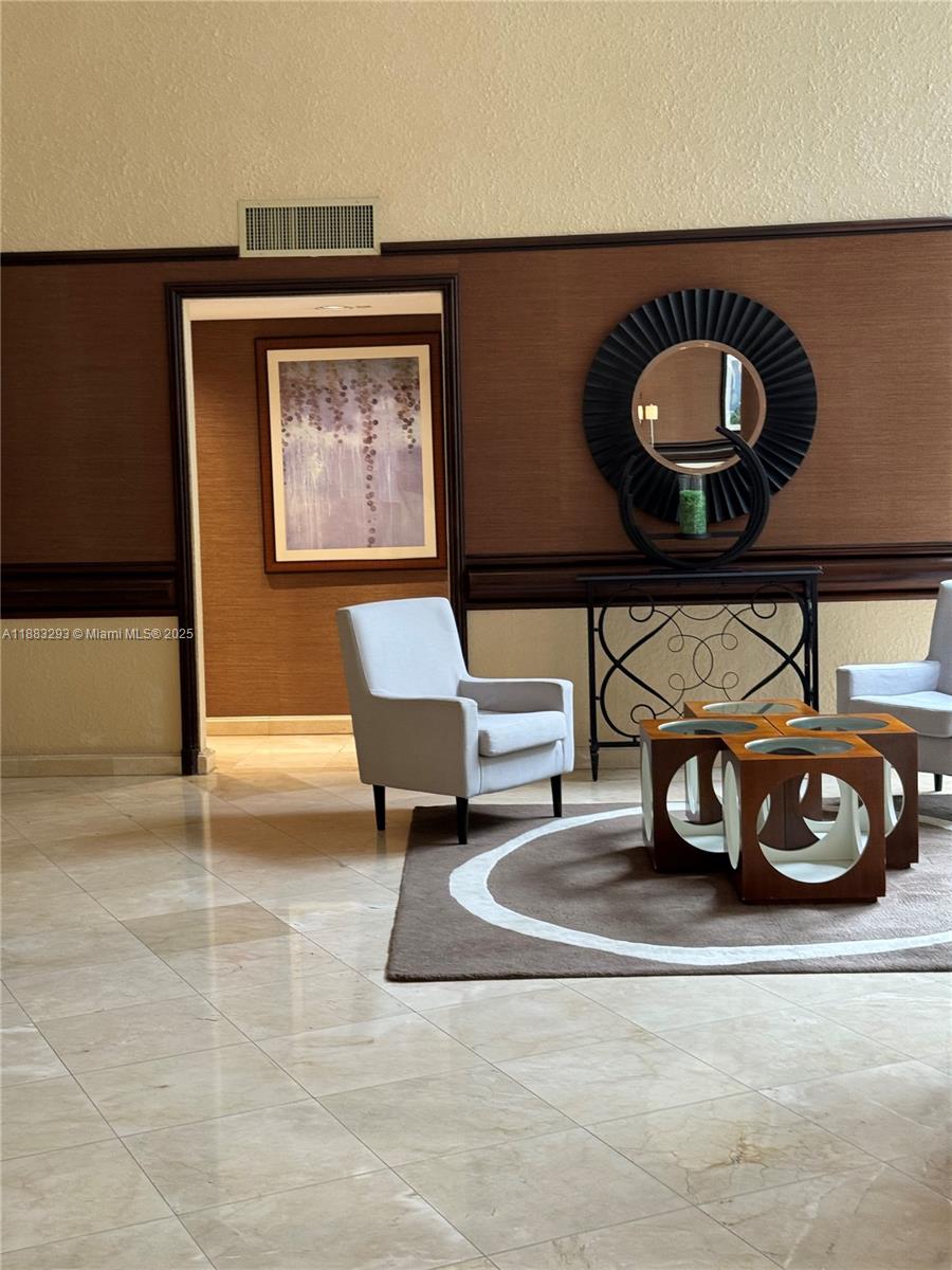 MYSTIC POINTE TOWER 600 C - Residential