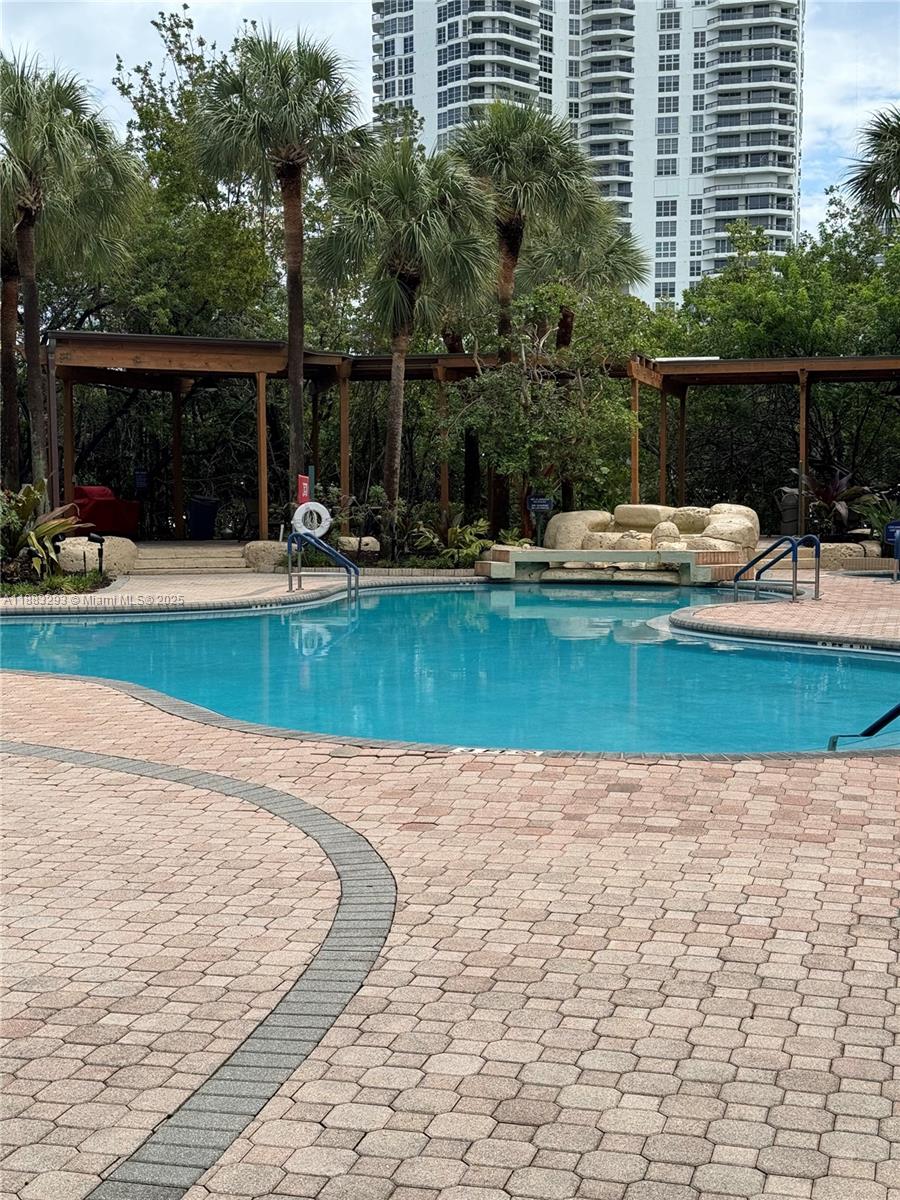 MYSTIC POINTE TOWER 600 C - Residential