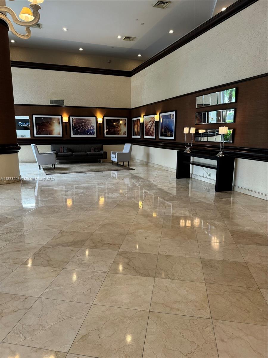 MYSTIC POINTE TOWER 600 C - Residential