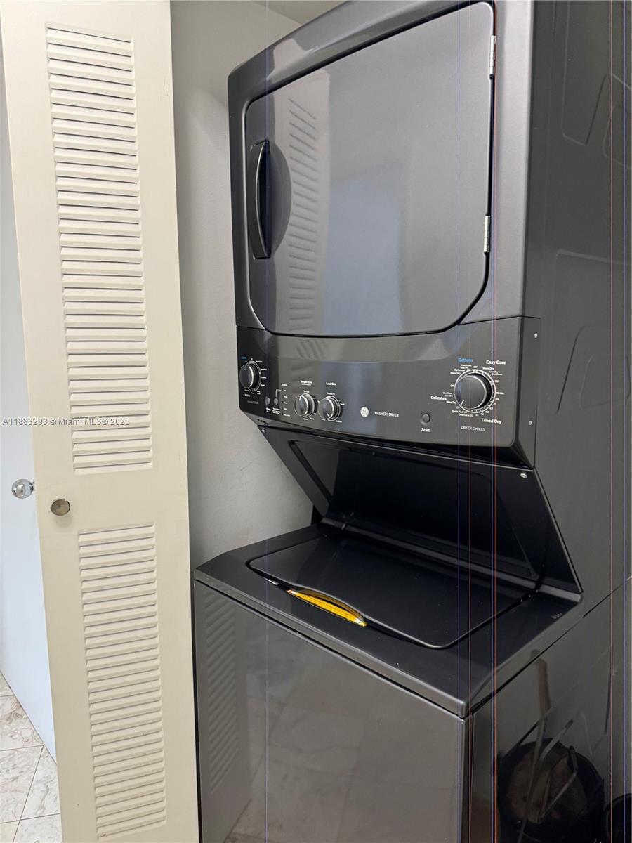 MYSTIC POINTE TOWER 600 C - Residential