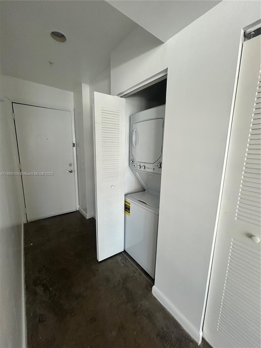 THE LOFT DOWNTOWN II COND - Residential Lease