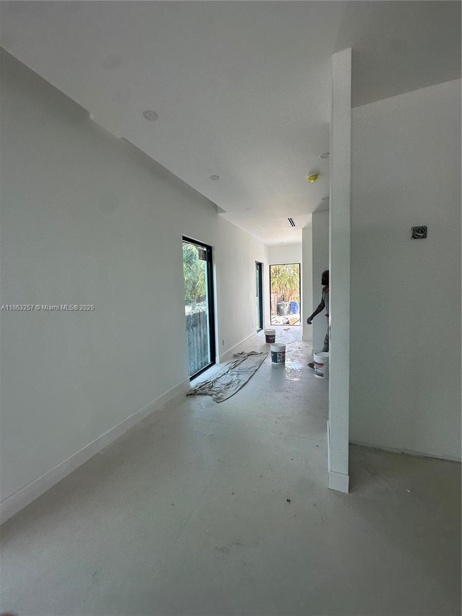 1319 NE 13th Ave