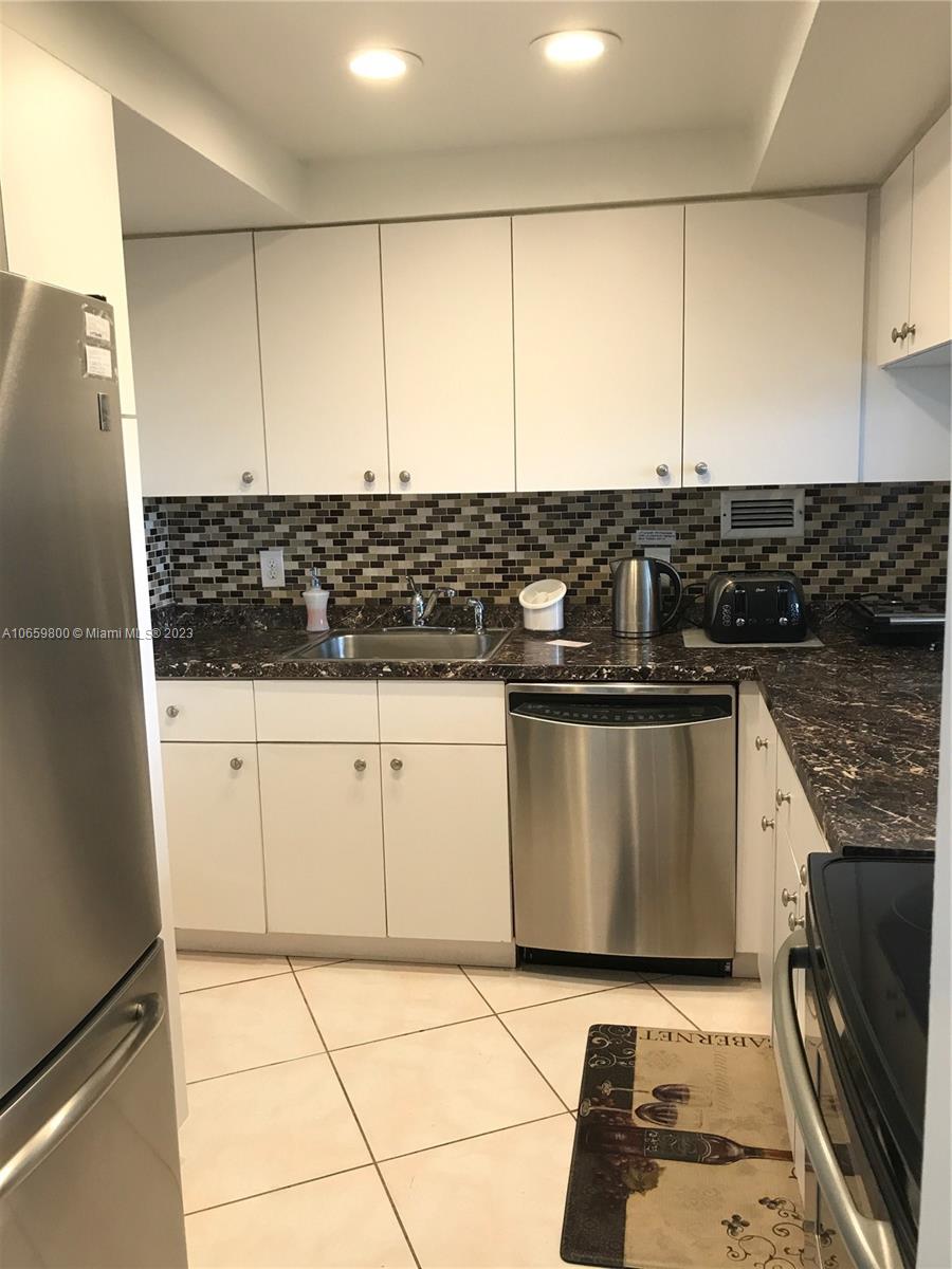 Alexander Towers Condo - Residential Lease
