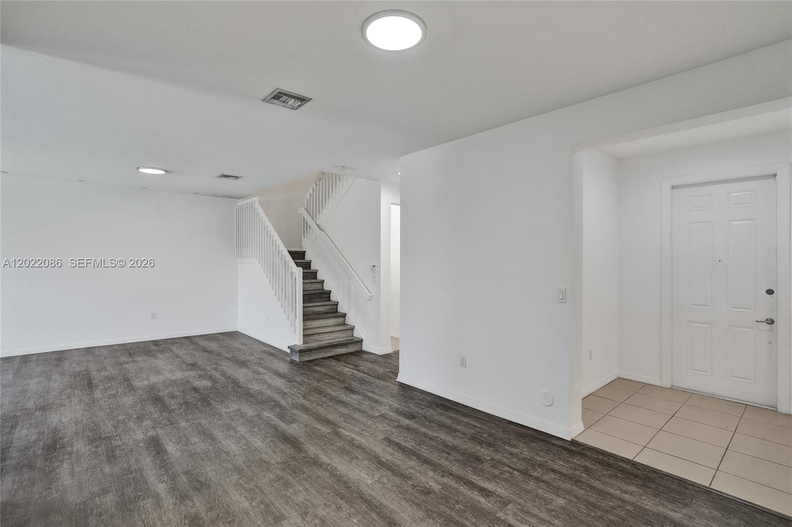 CHAMPION LAKES - Residential