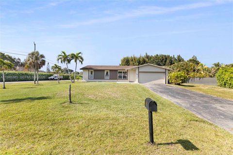 Photo of 4841 SW 201st Ter, Southwest Ranches, FL 33332 (MLS # A11945385)