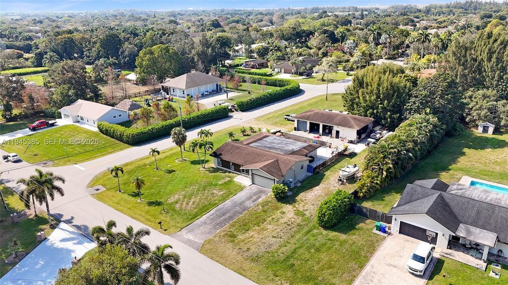 Photo of 4841 SW 201st Ter, Southwest Ranches, FL 33332 (MLS # A11945385)