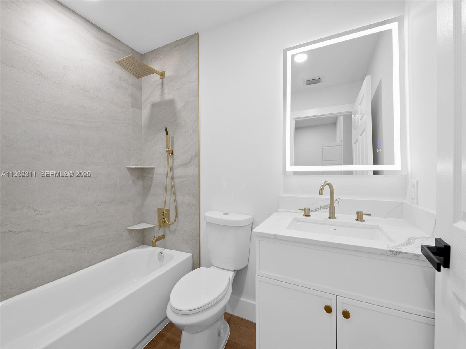 CEDAR CAY - Residential