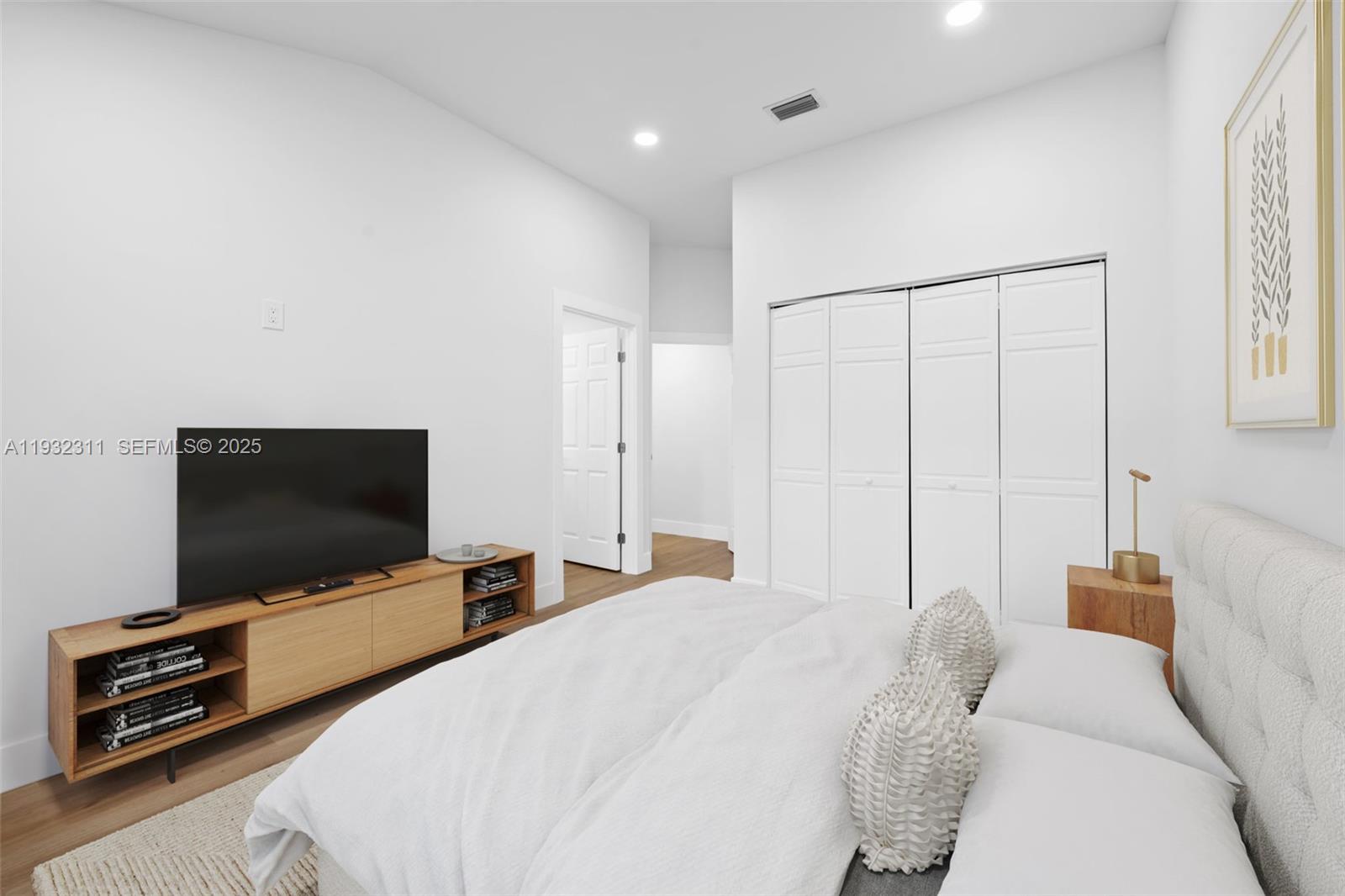 CEDAR CAY - Residential