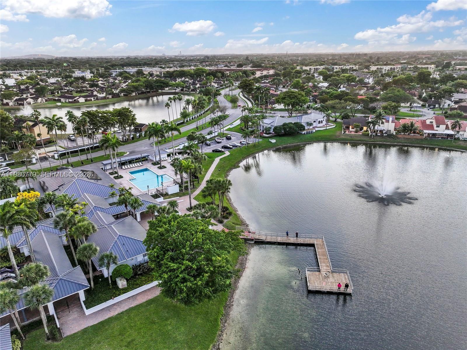 THE MOORS TOWNHOUSES - Residential