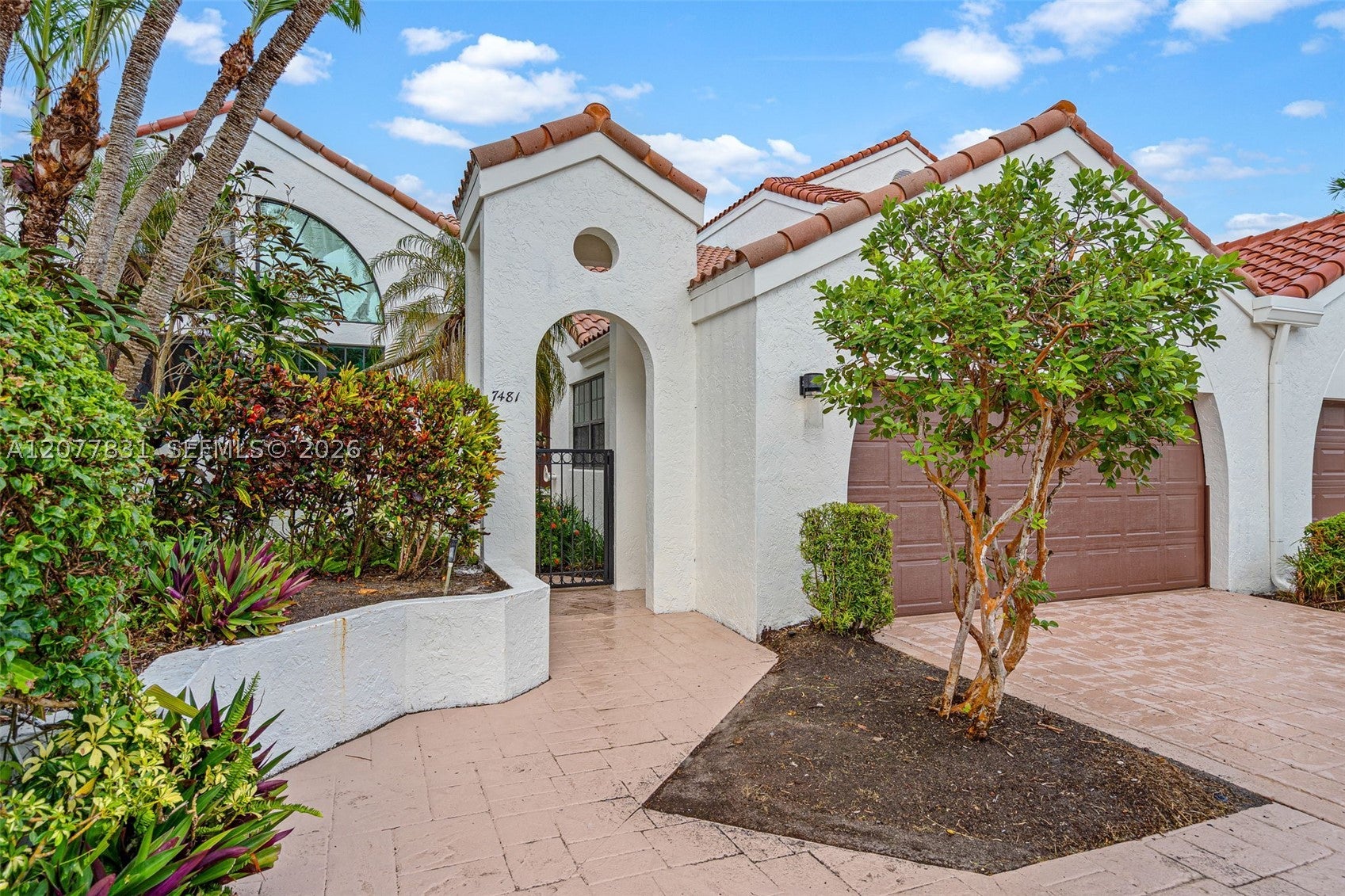 7481 Campo Florido