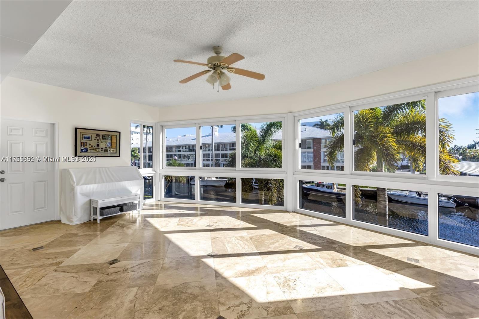 3050 NE 48th St 210